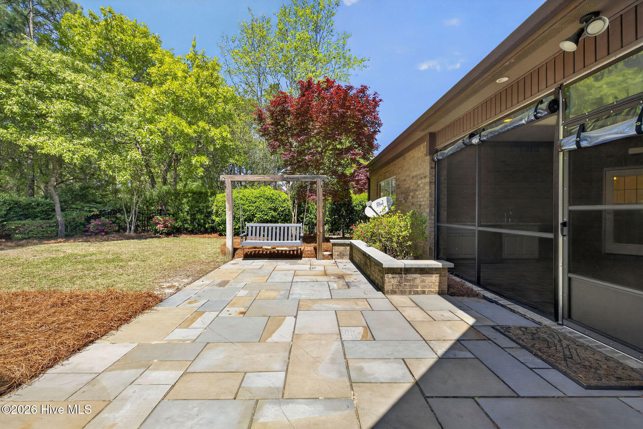 100566278 | Photo 58