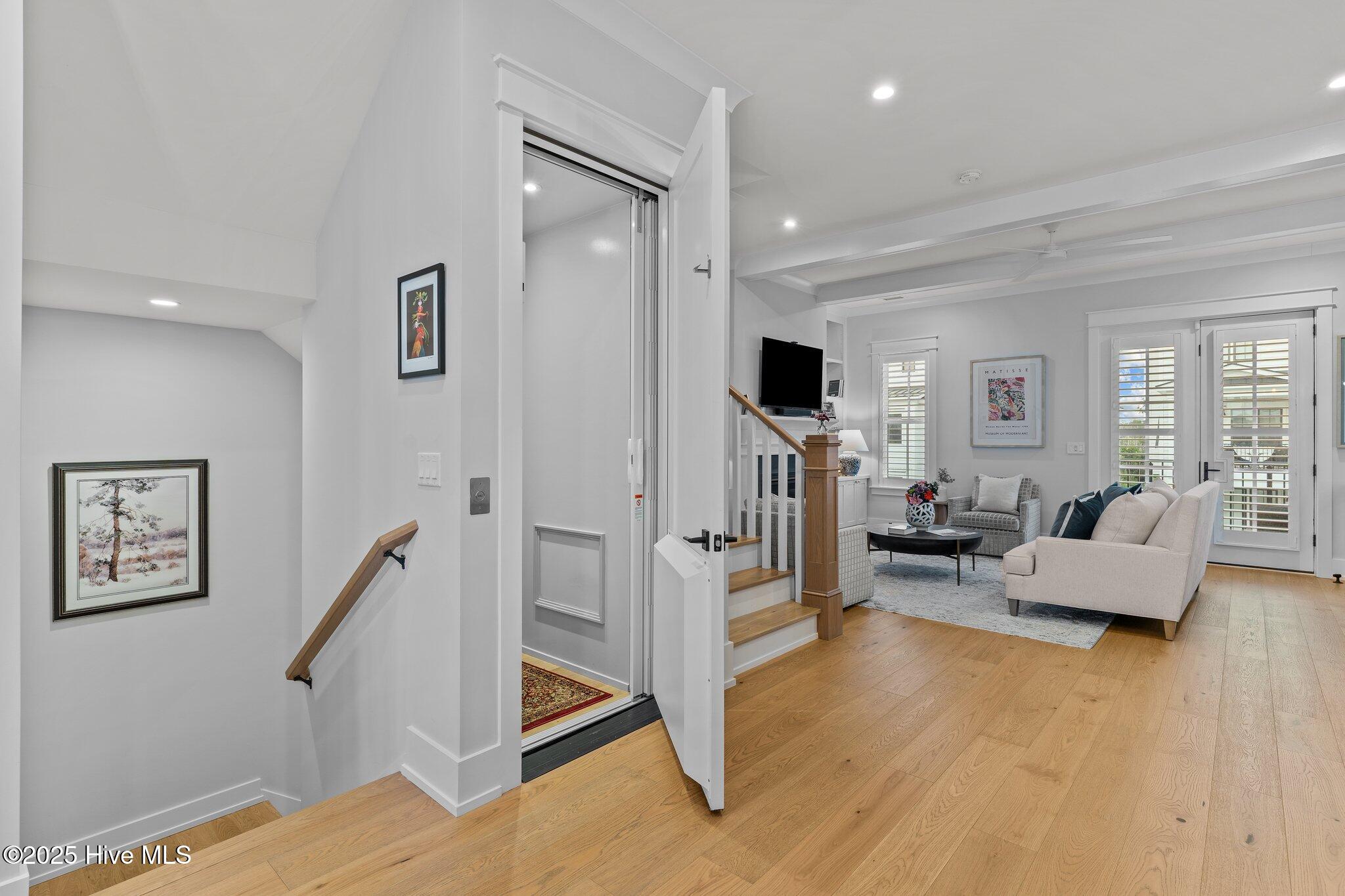 100556960 | Photo 17