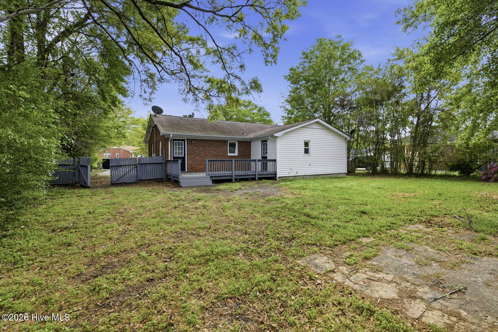 100566491 | Photo 24