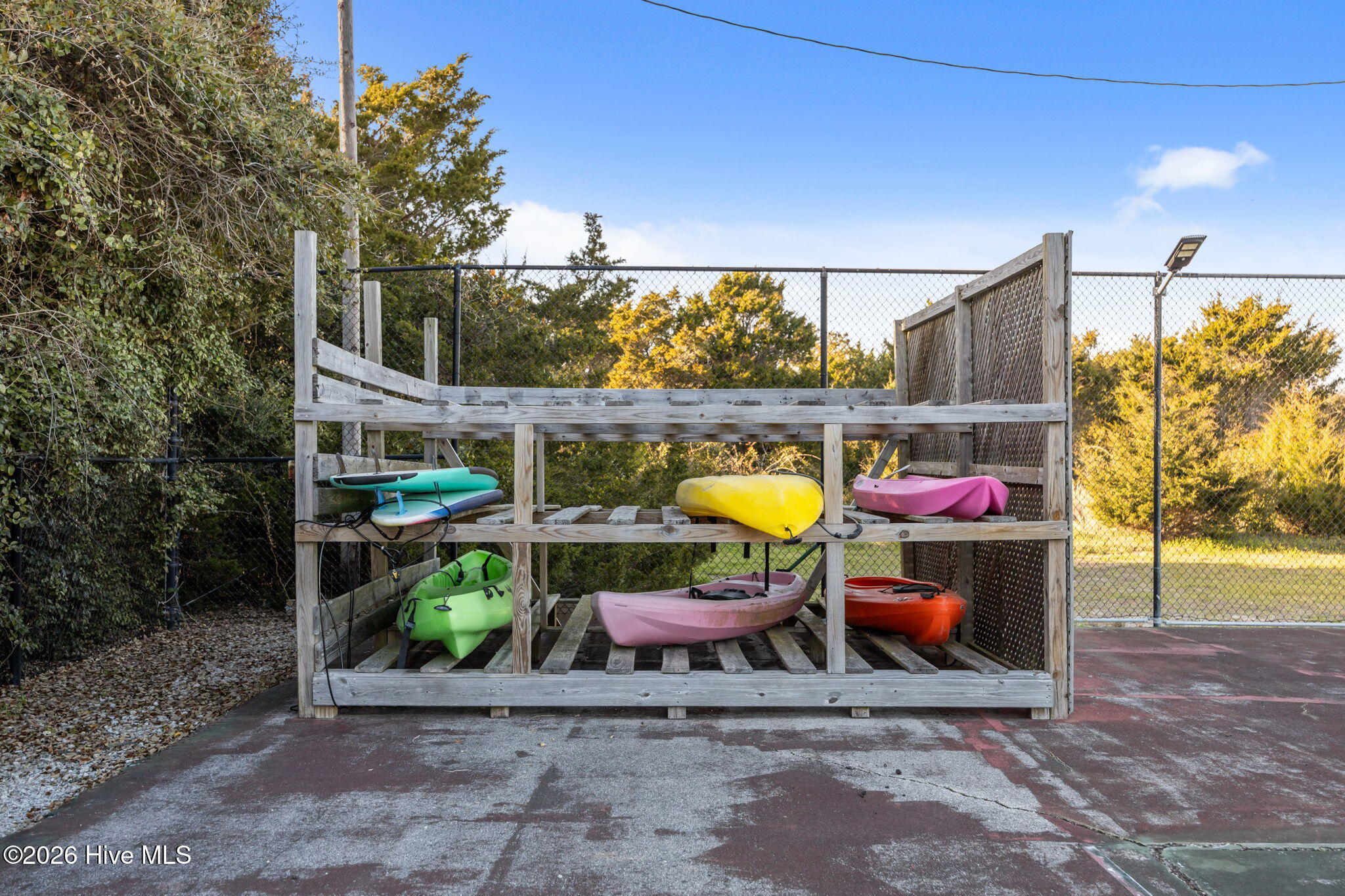 100561169 | Photo 20