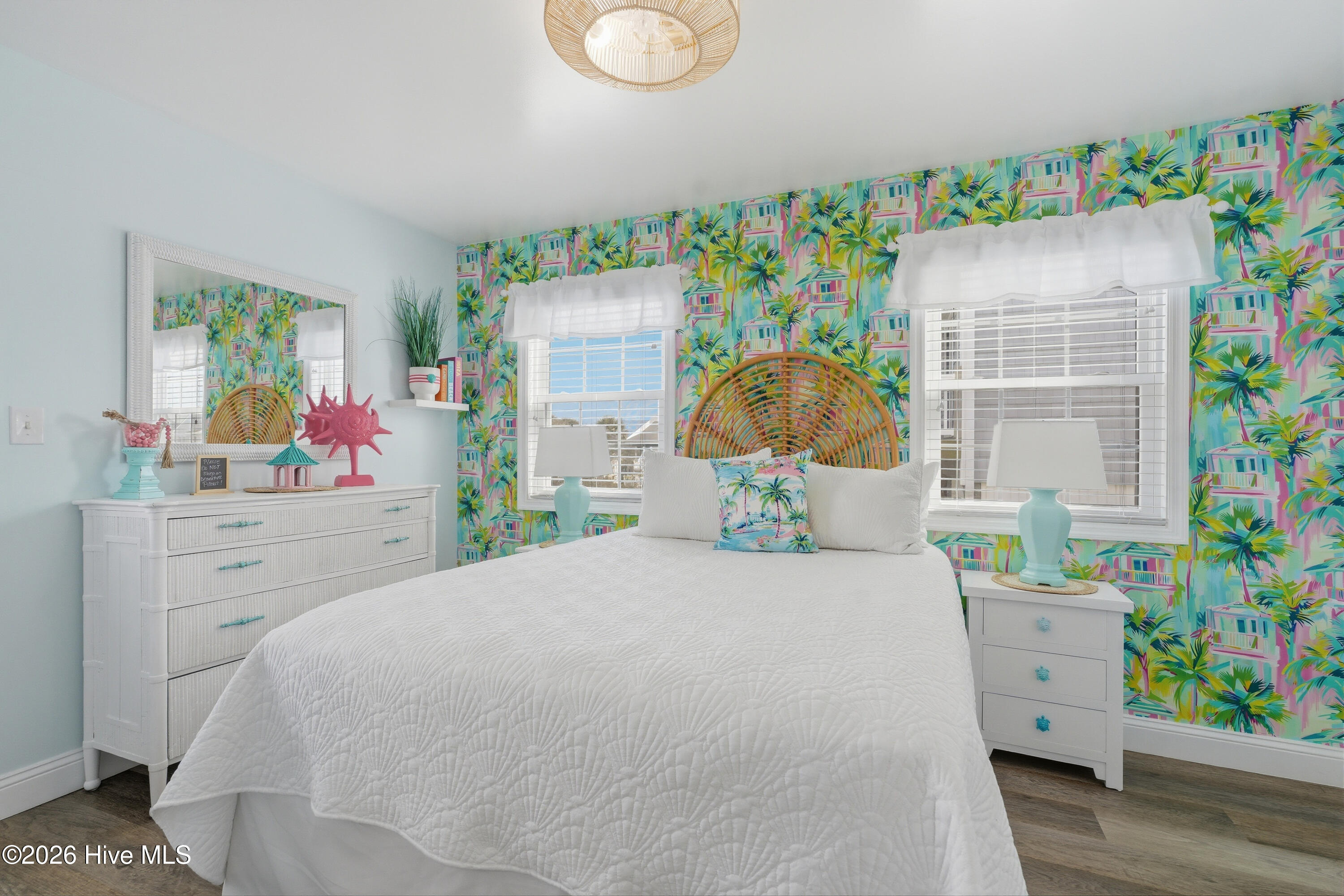 100559140 | Photo 21