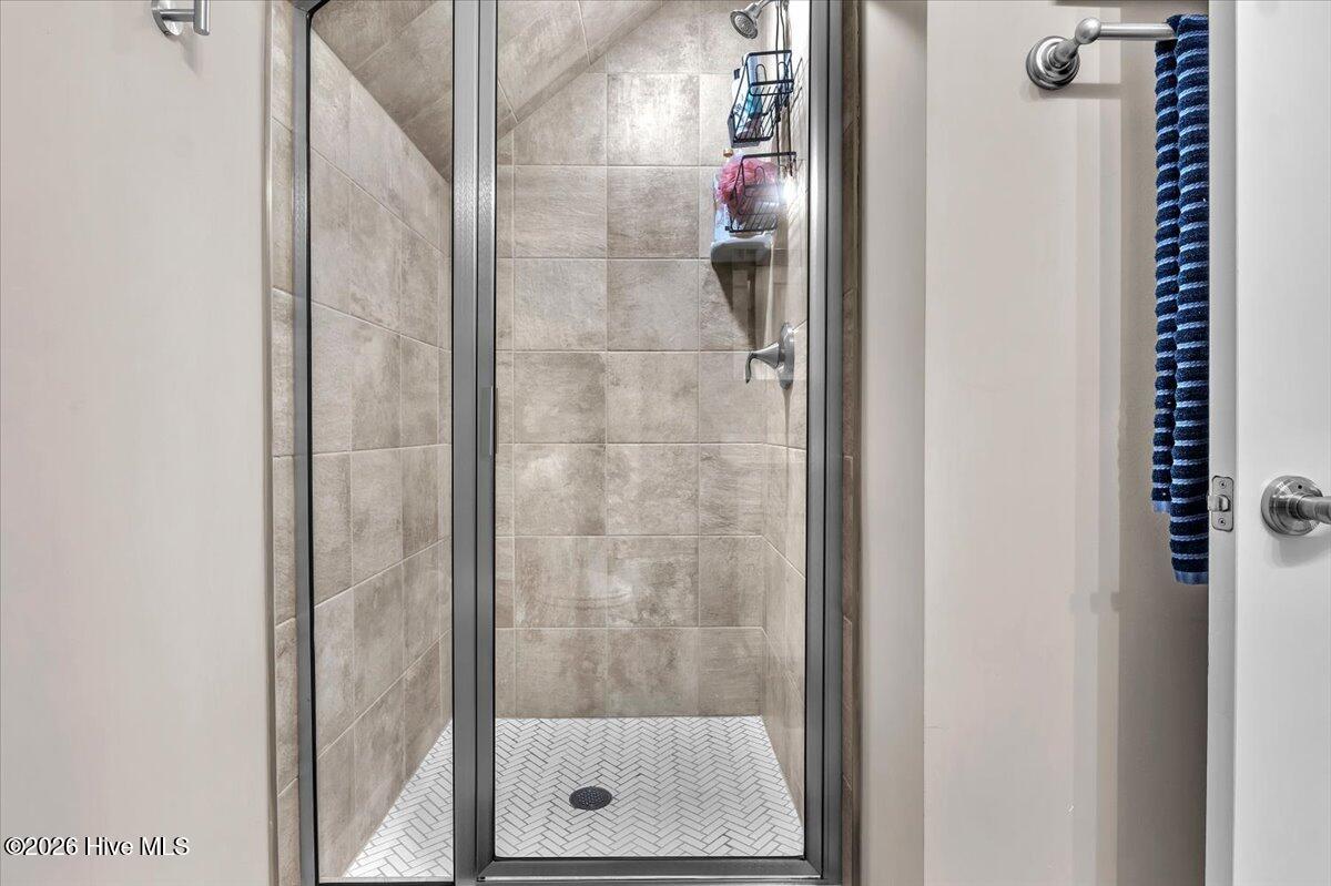 100558709 | Photo 67