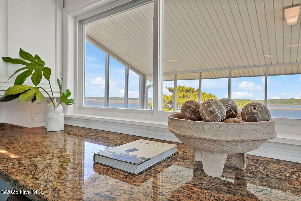 100508979 | Photo 32