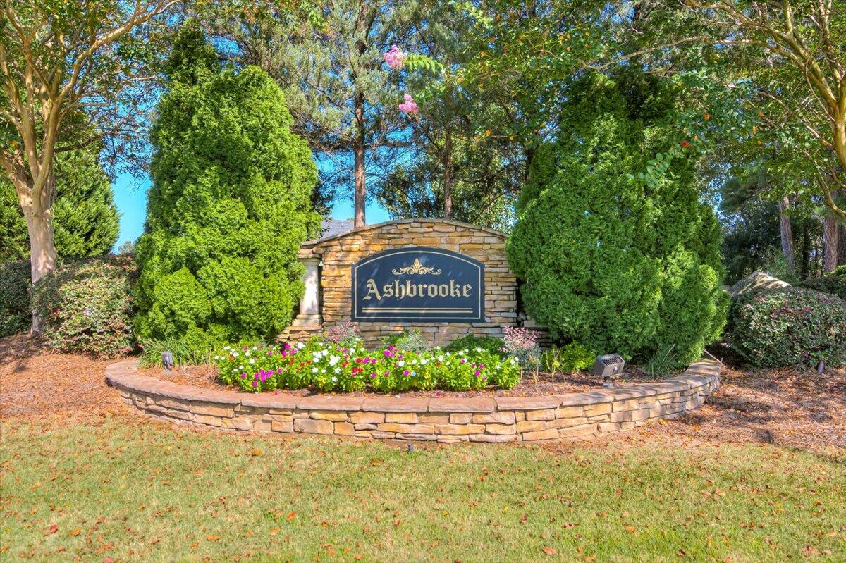 893 Westlawn Drive