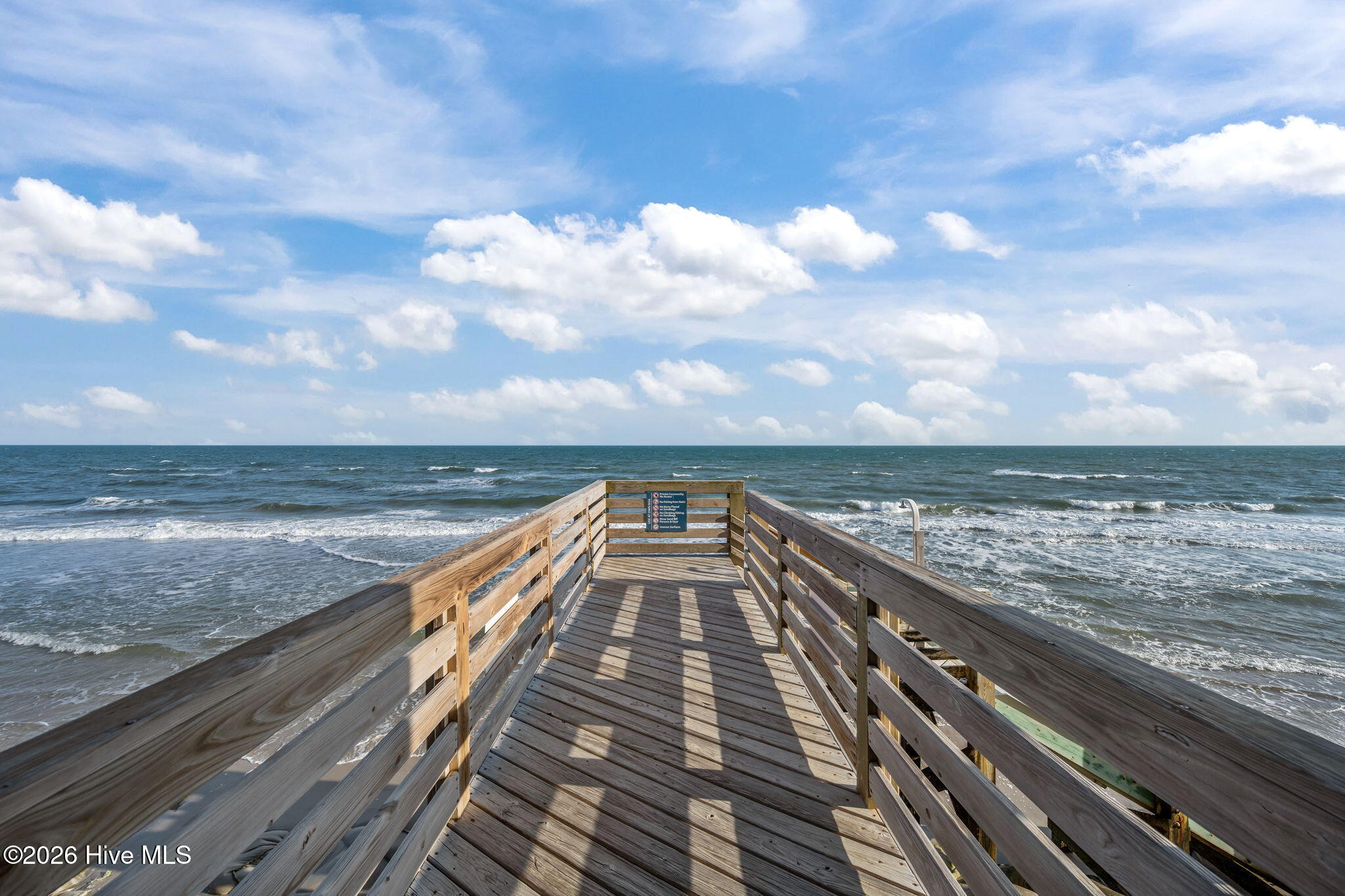 100563730 | Photo 32