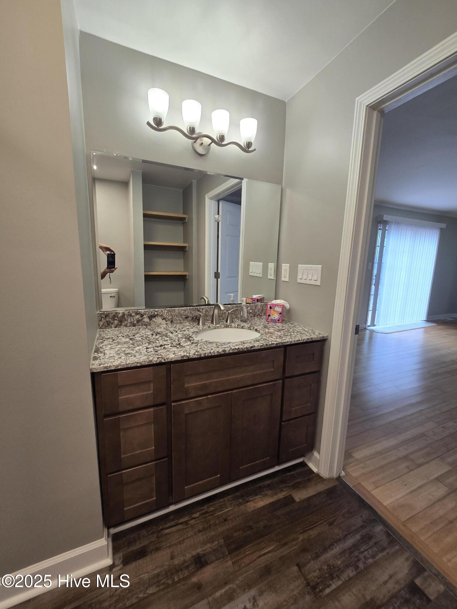 100527470 | Photo 31