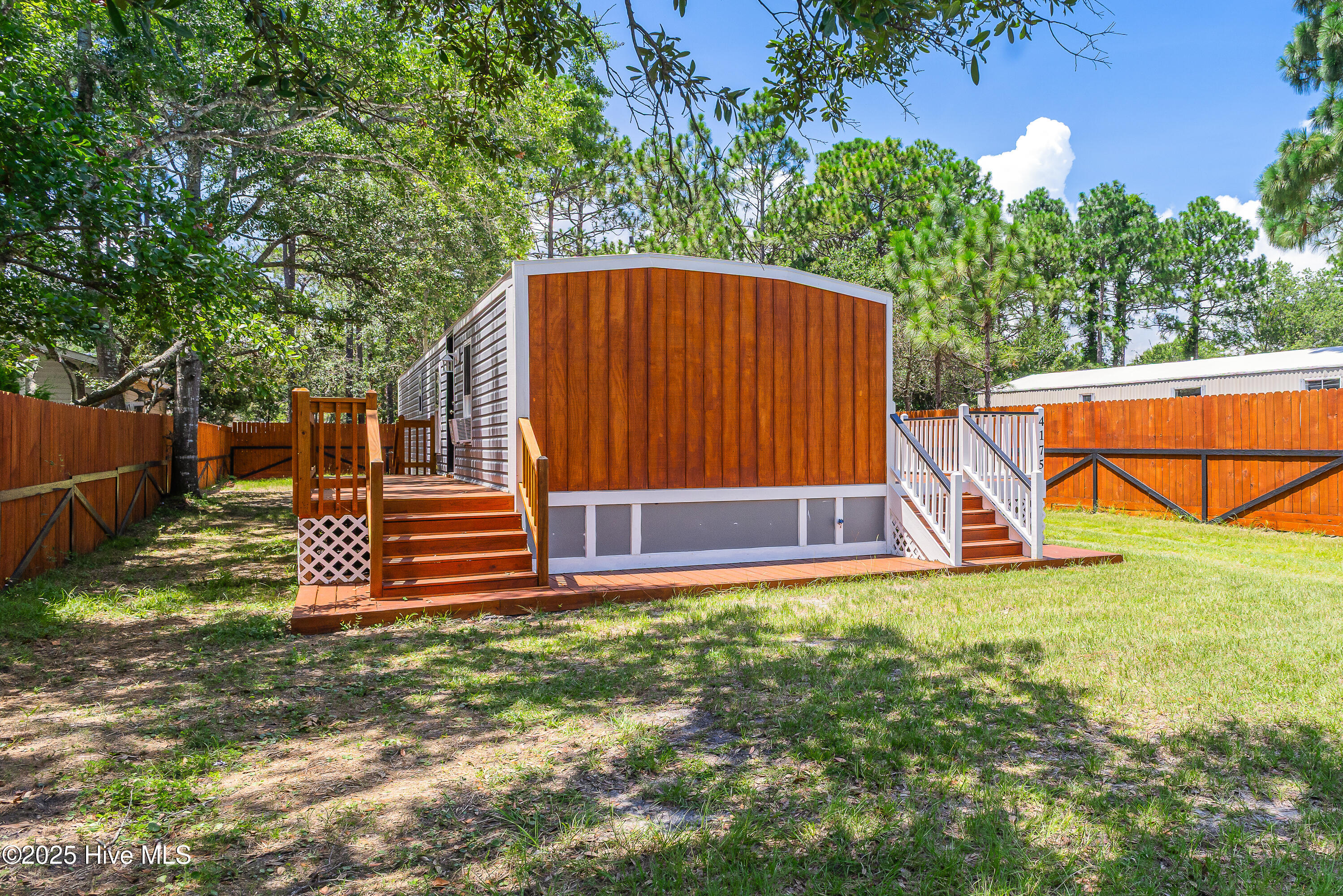 100519555 | Photo 27