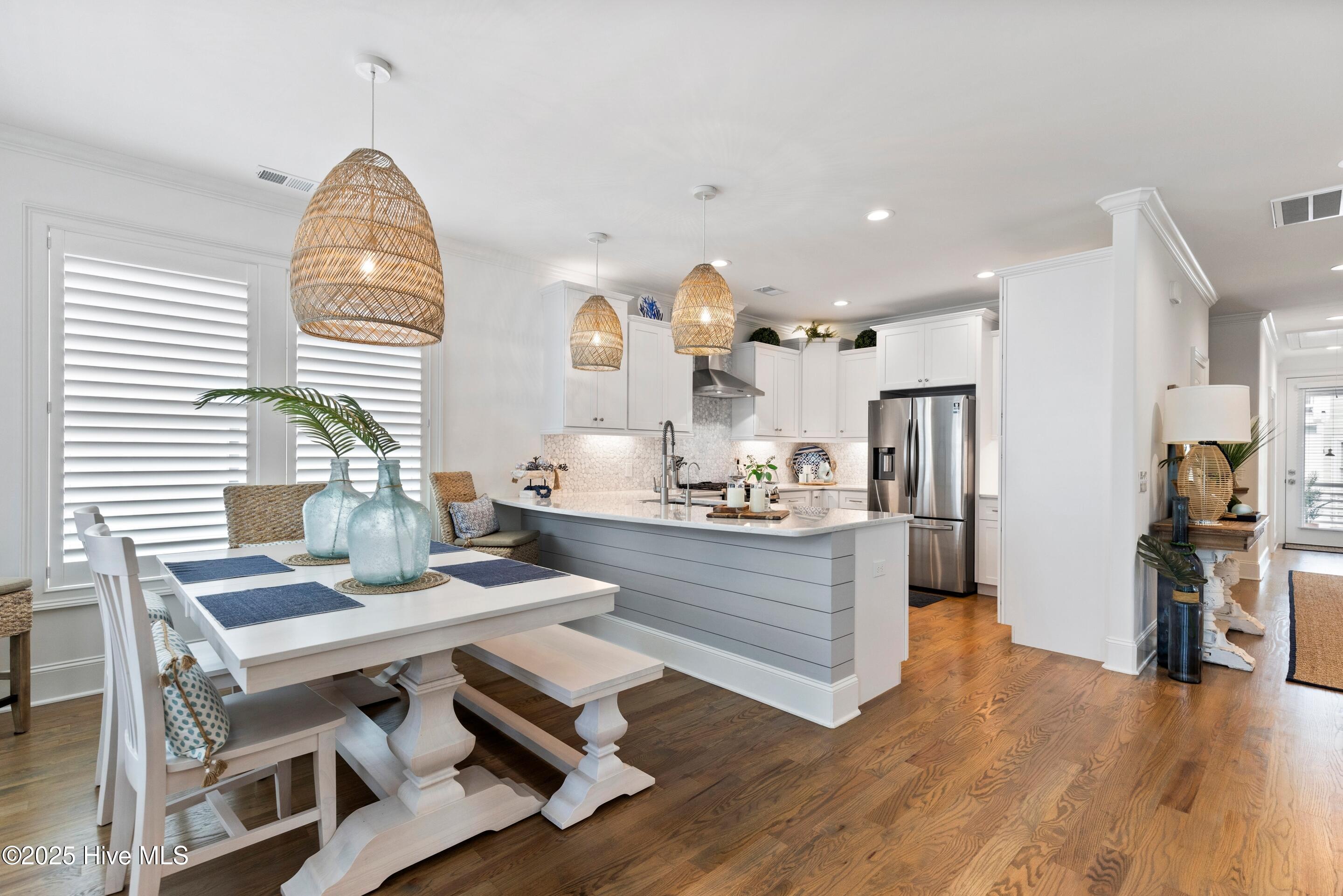 100532410 | Photo 16