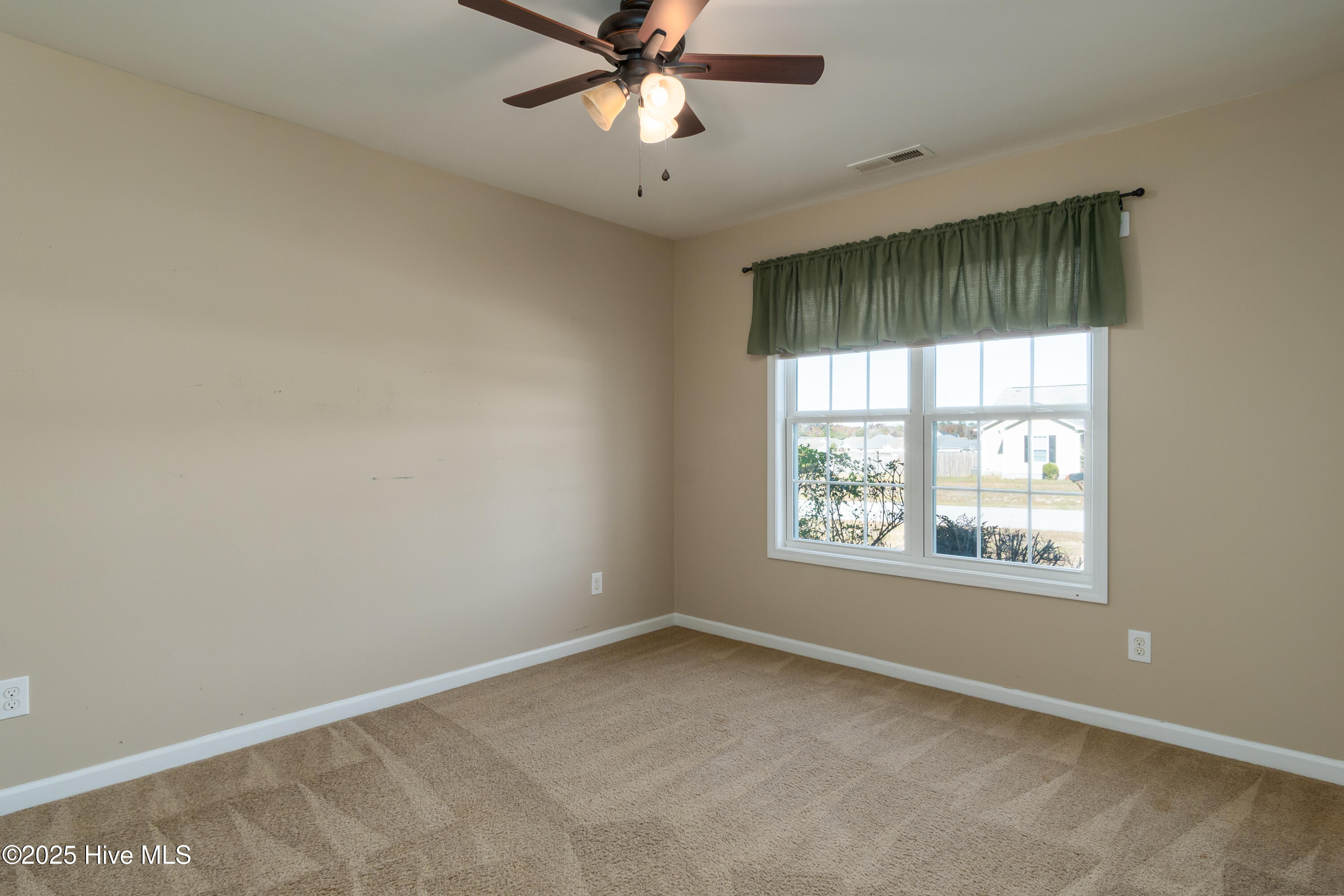 100542382 | Photo 36