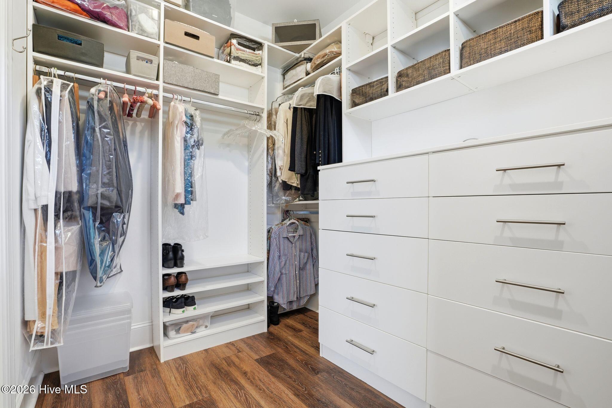 100559439 | Photo 53