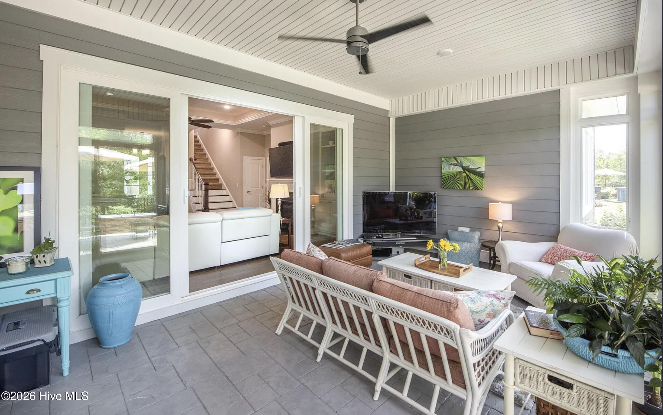 100563129 | Photo 18