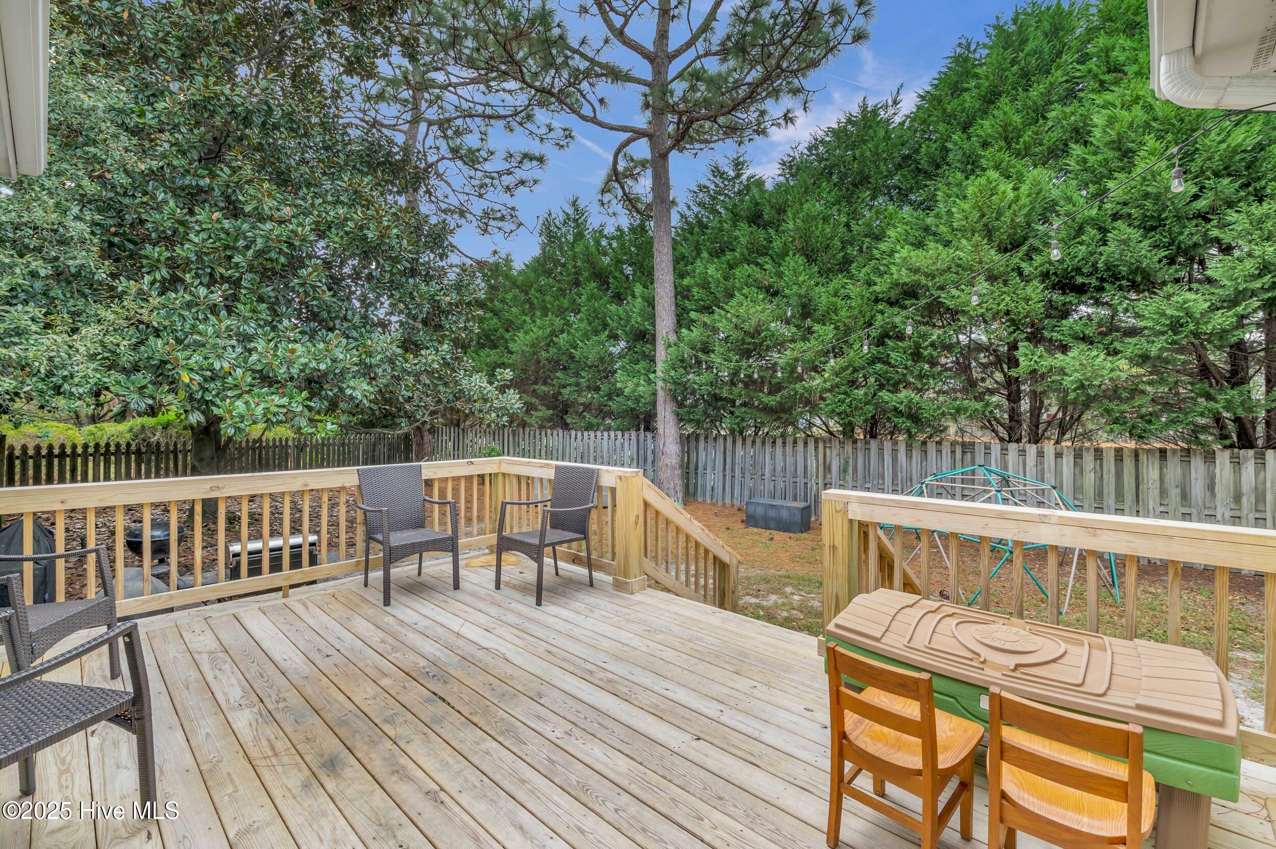 100536270 | Photo 28