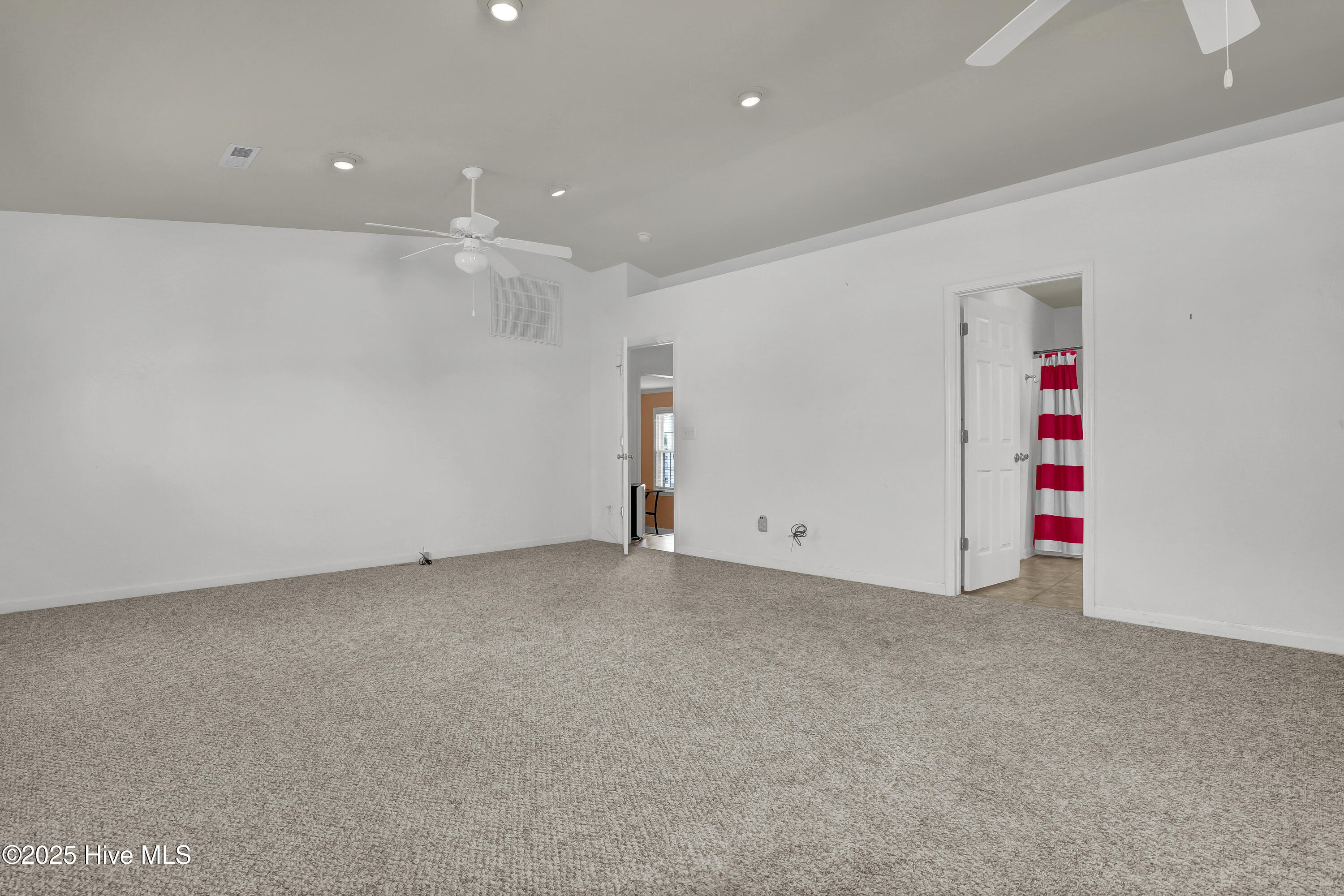 100517491 | Photo 18