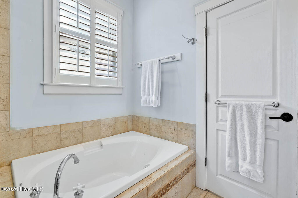 100559754 | Photo 18