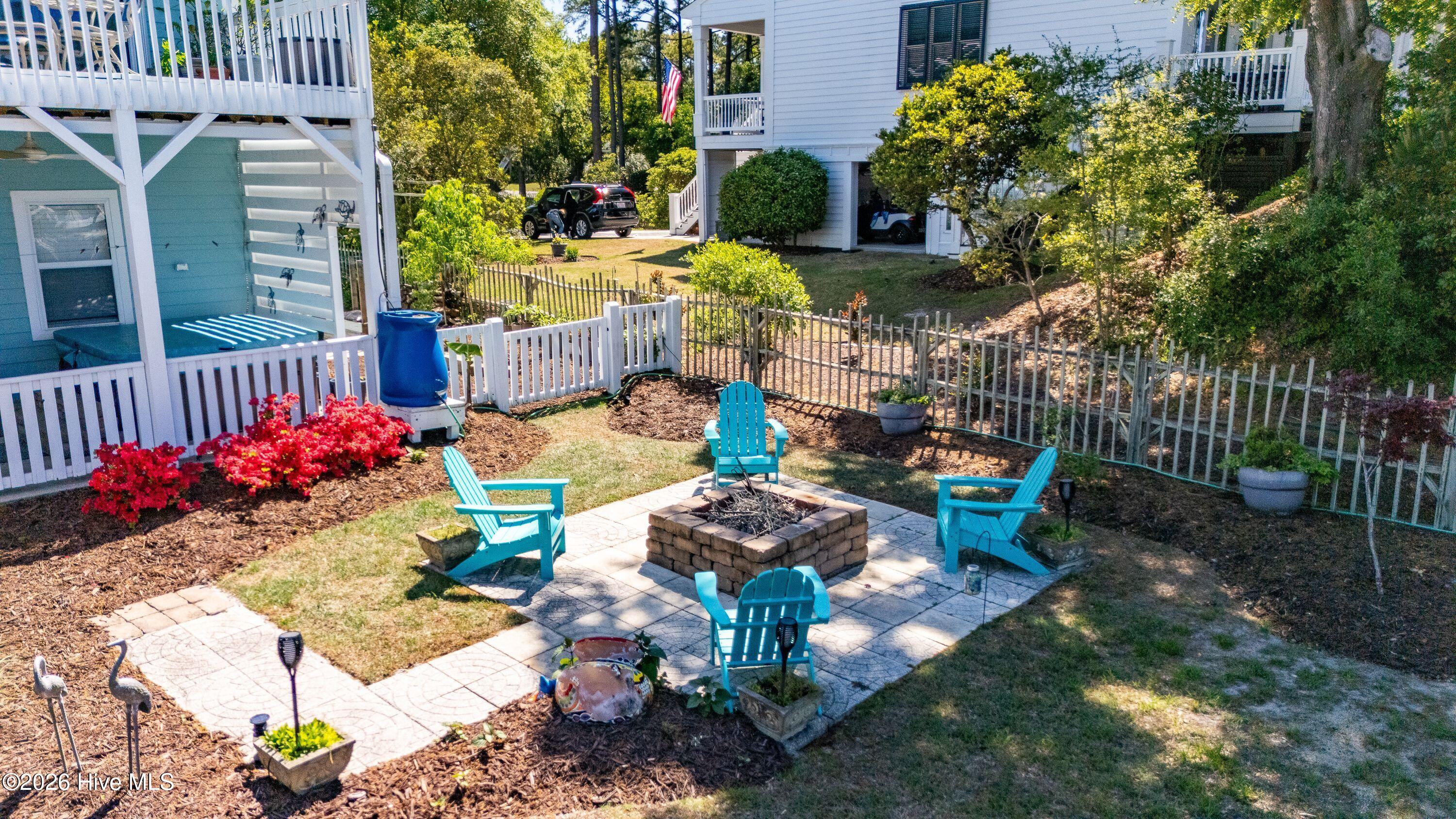amazing relaxing spots all in the yard!
