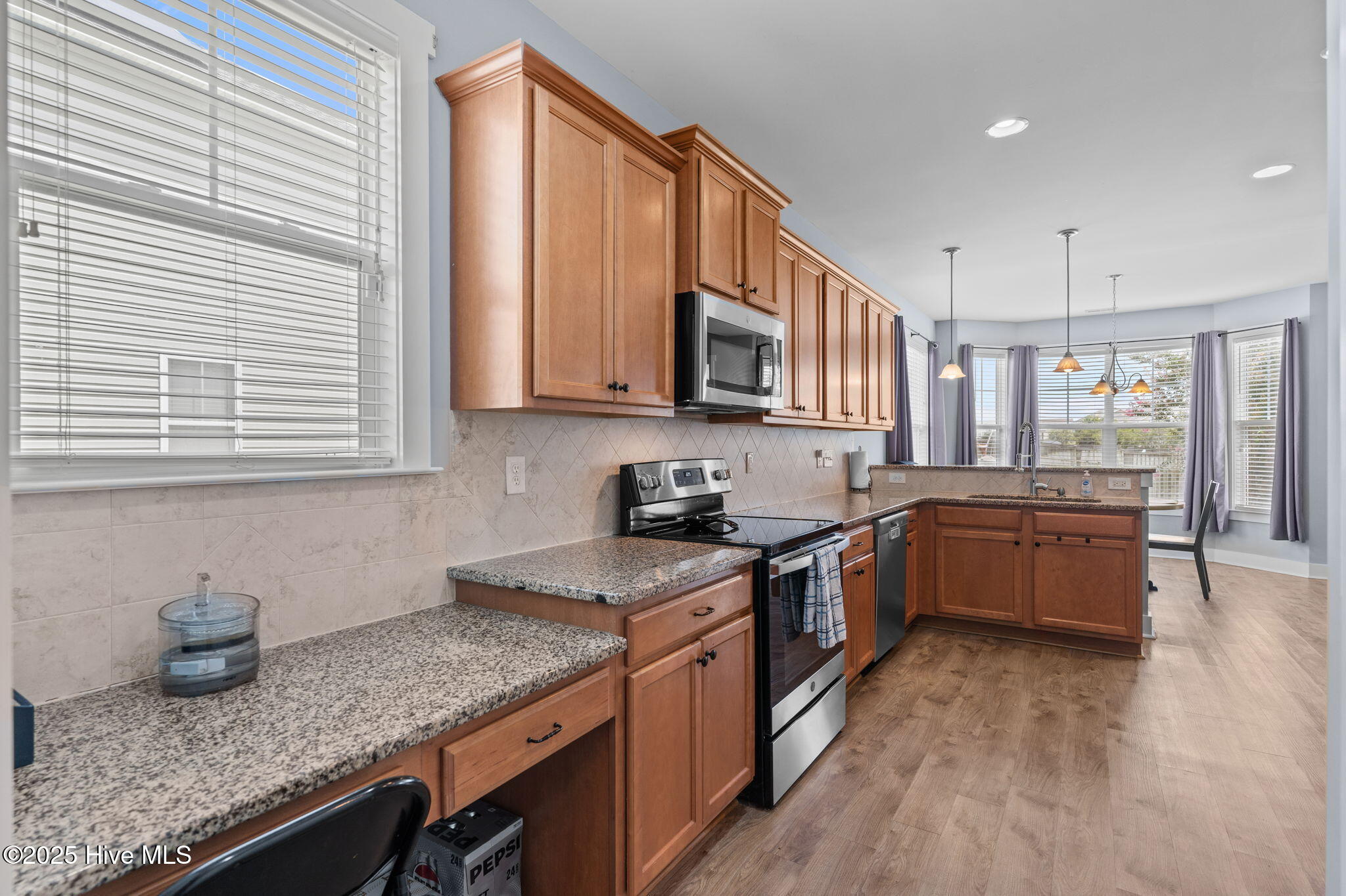 100519611 | Photo 17