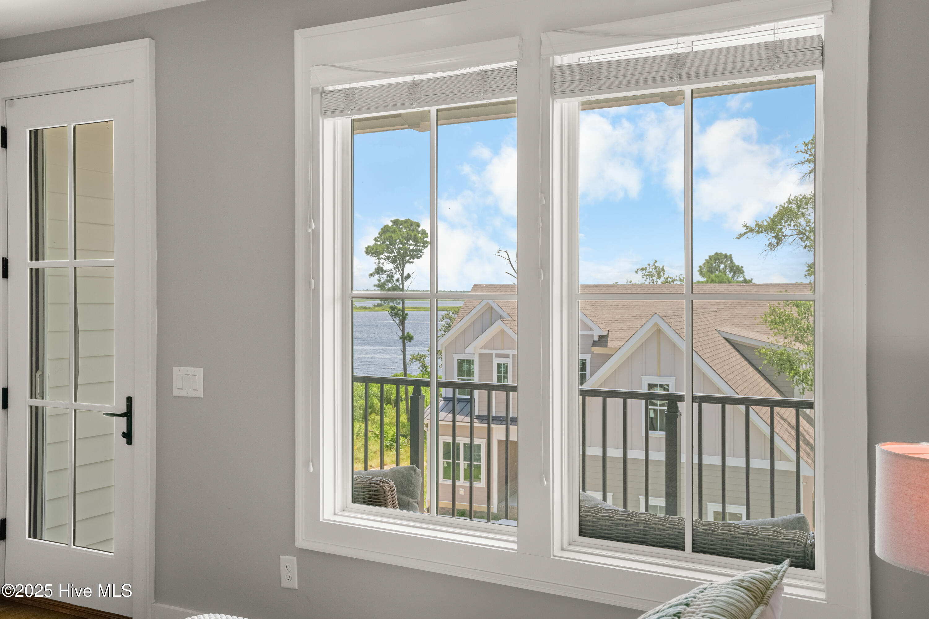 100517638 | Photo 14