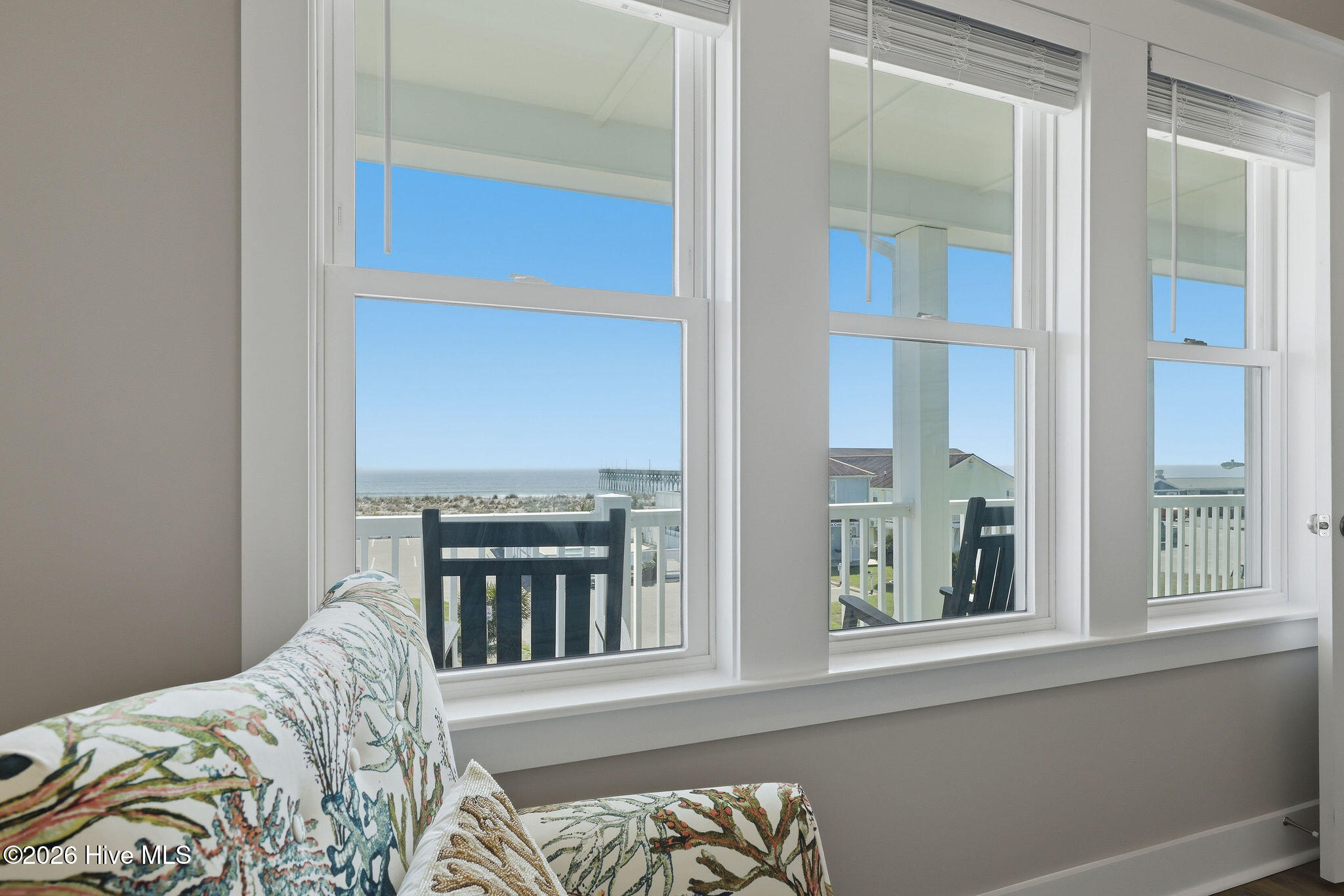 100559118 | Photo 38