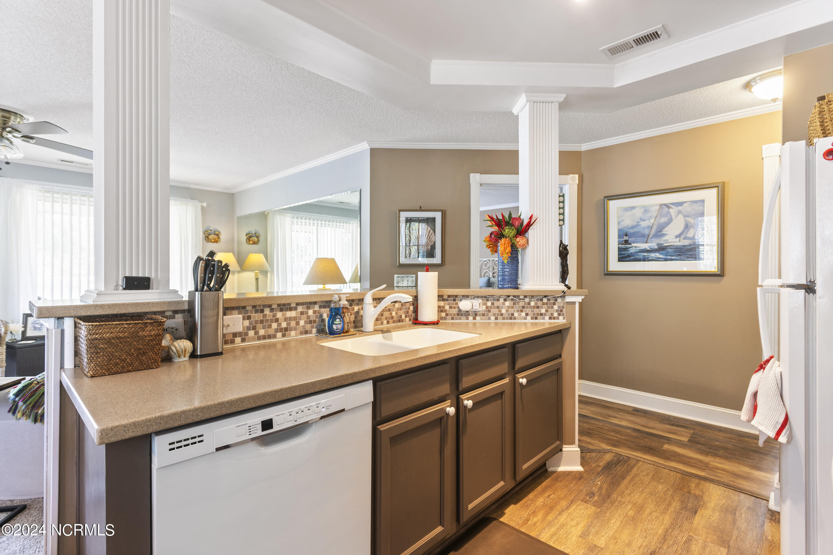 100467588 | Photo 11