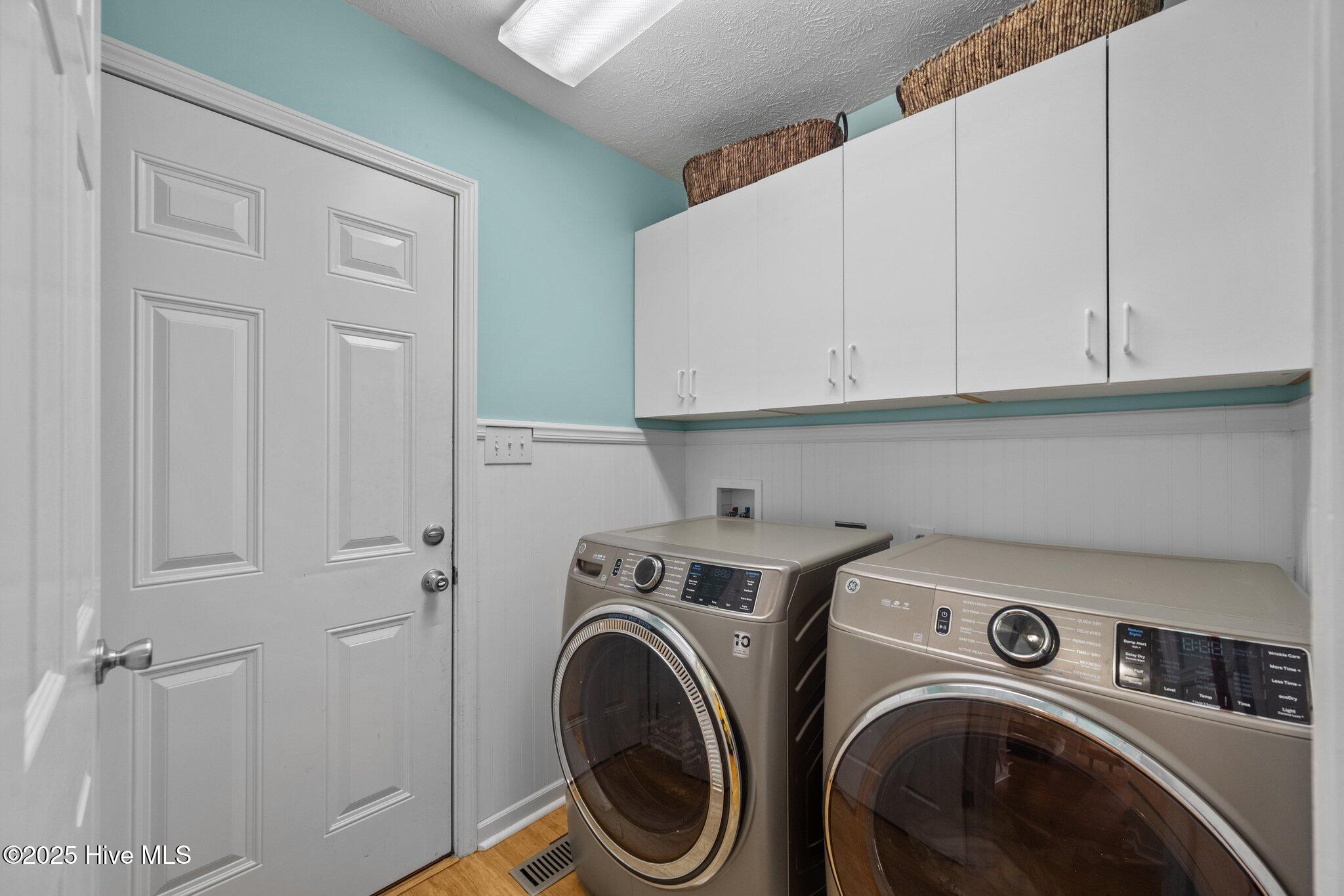 100548060 | Photo 16