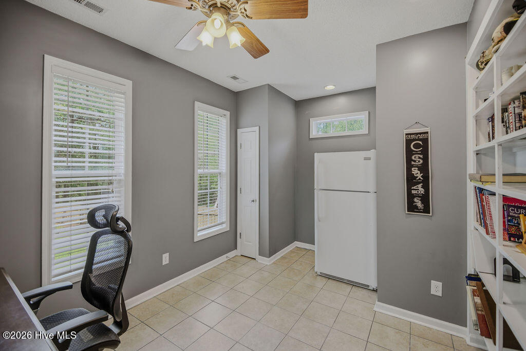 100565606 | Photo 26