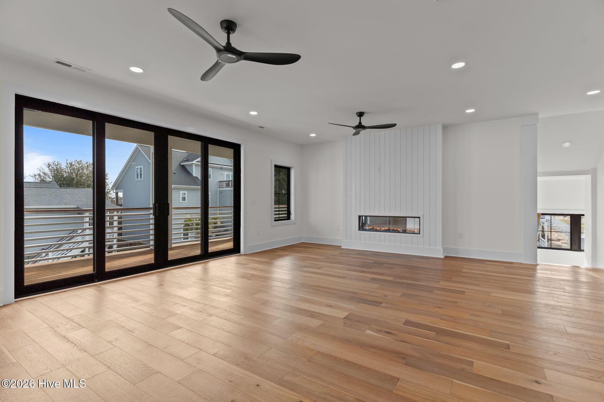 100553287 | Photo 12