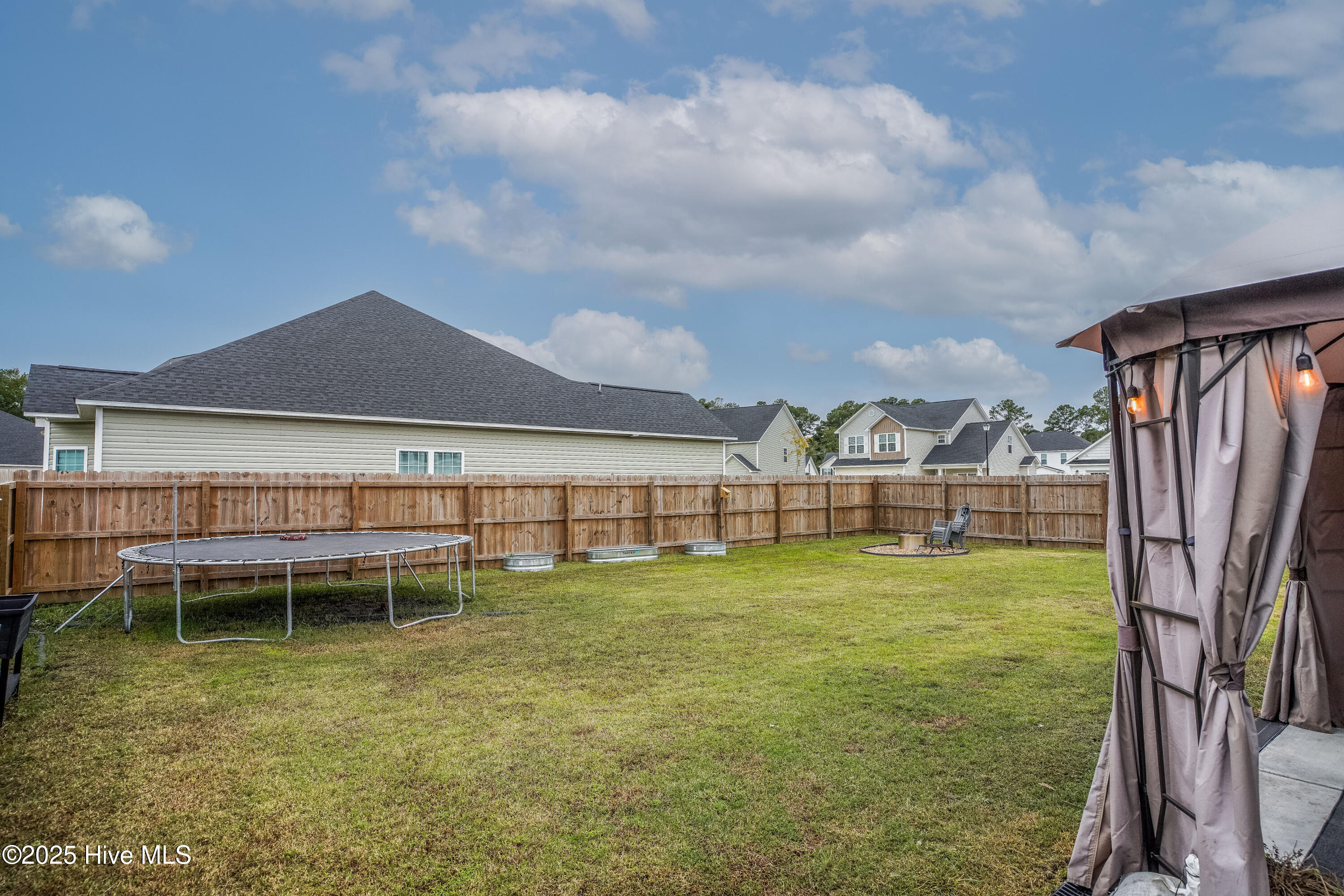 100536603 | Photo 30