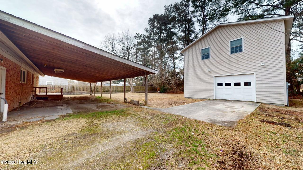 100557850 | Photo 25