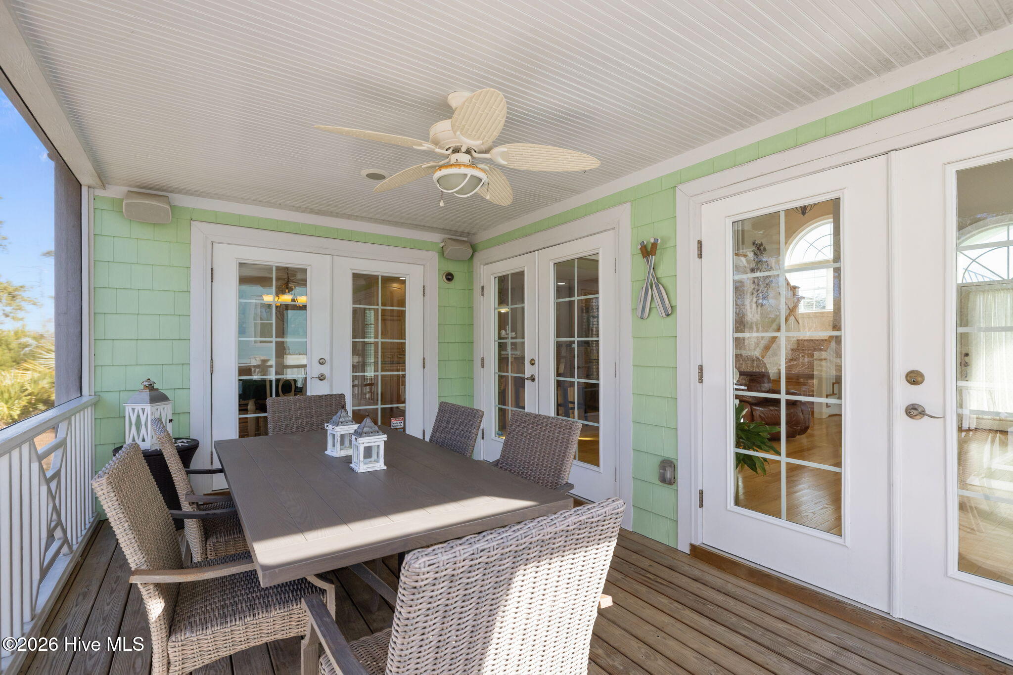 Level 2 porch off dining (2)