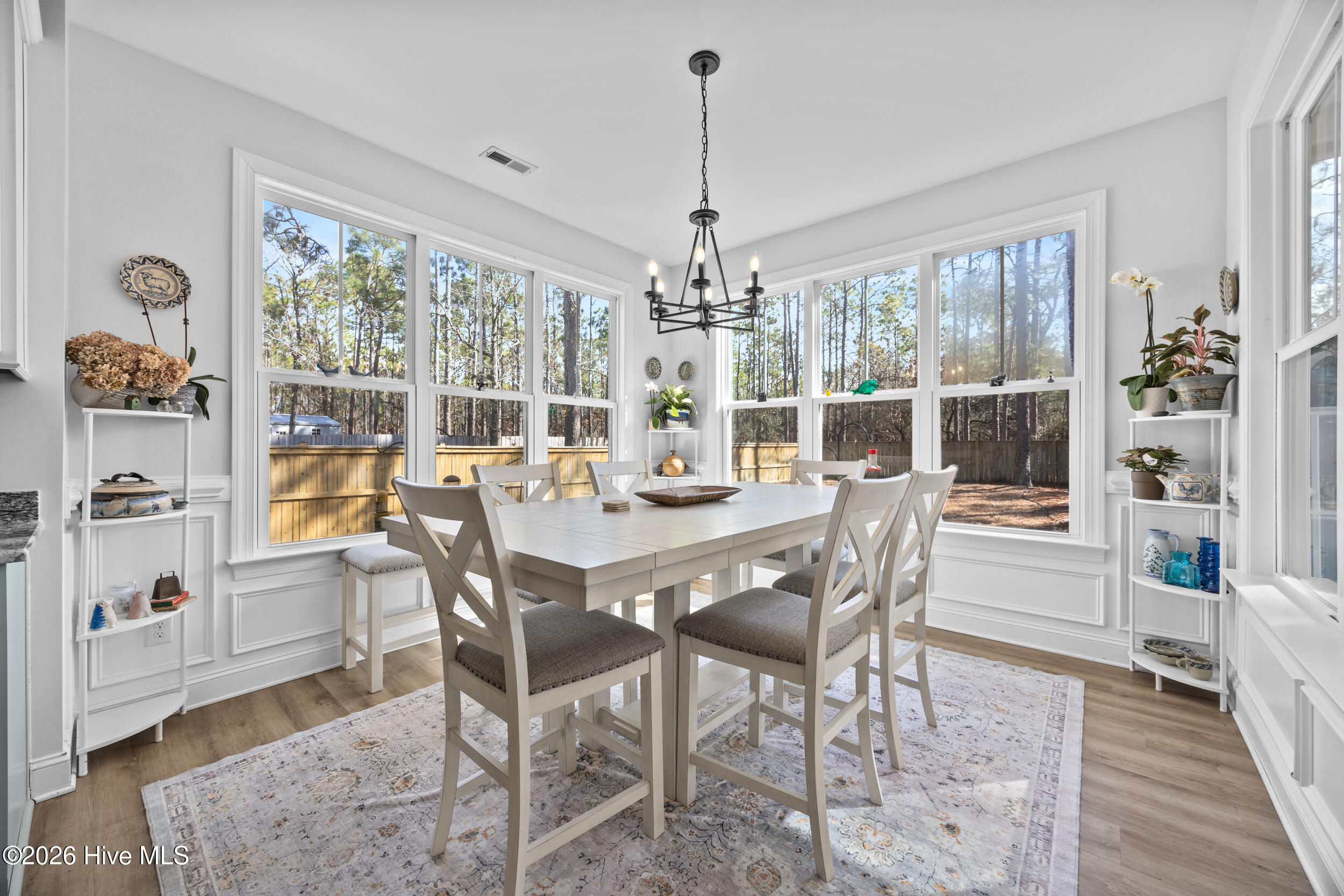 100553911 | Photo 11