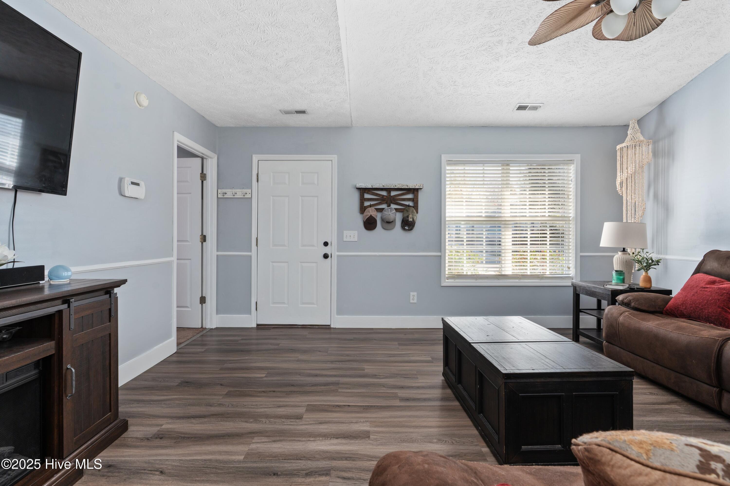 100542996 | Photo 16