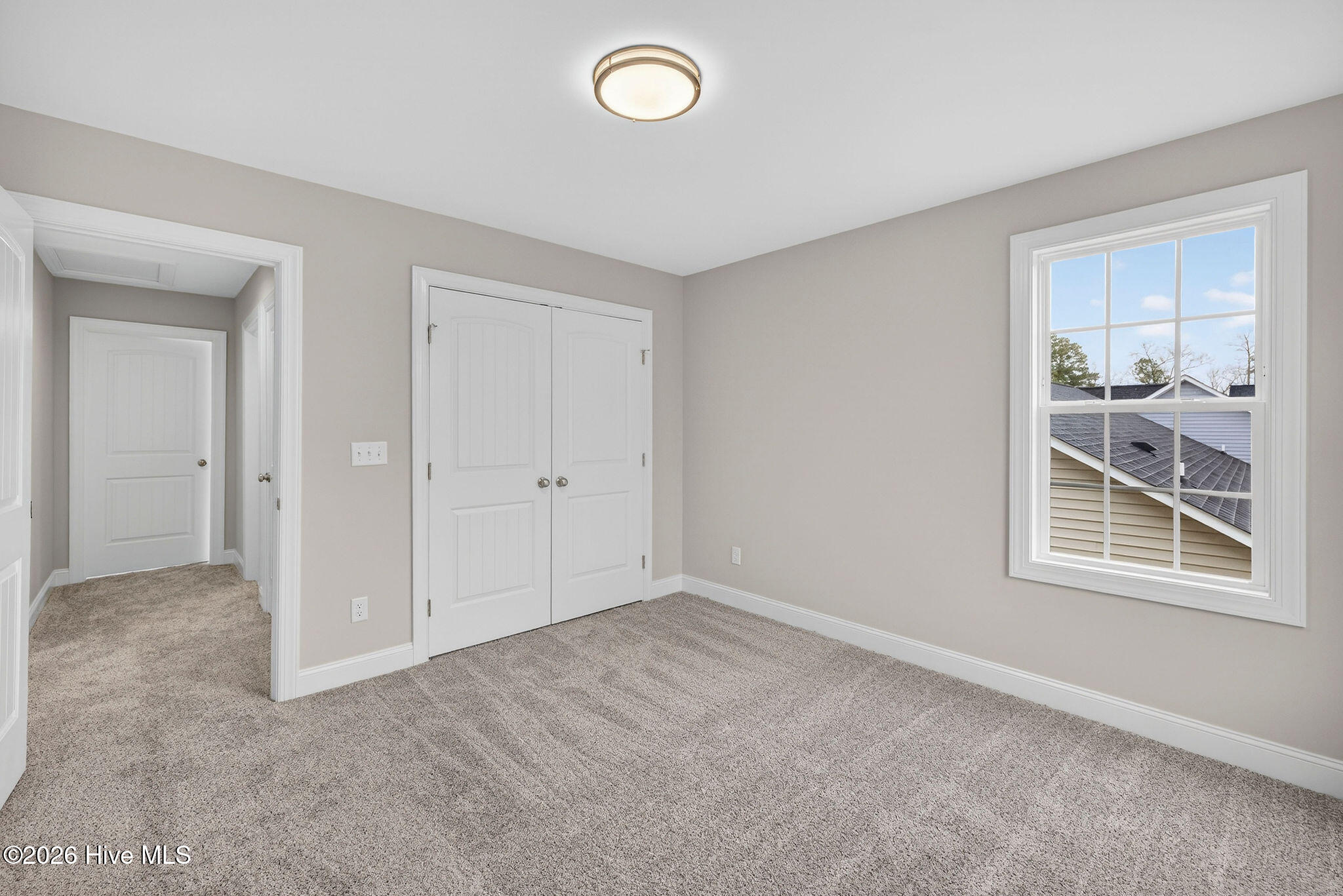 100548274 | Photo 23