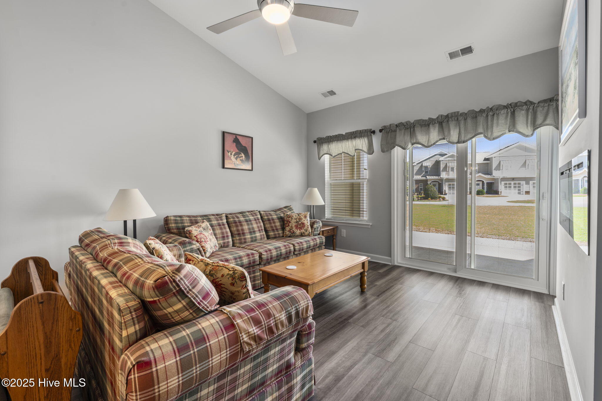 100514884 | Photo 14