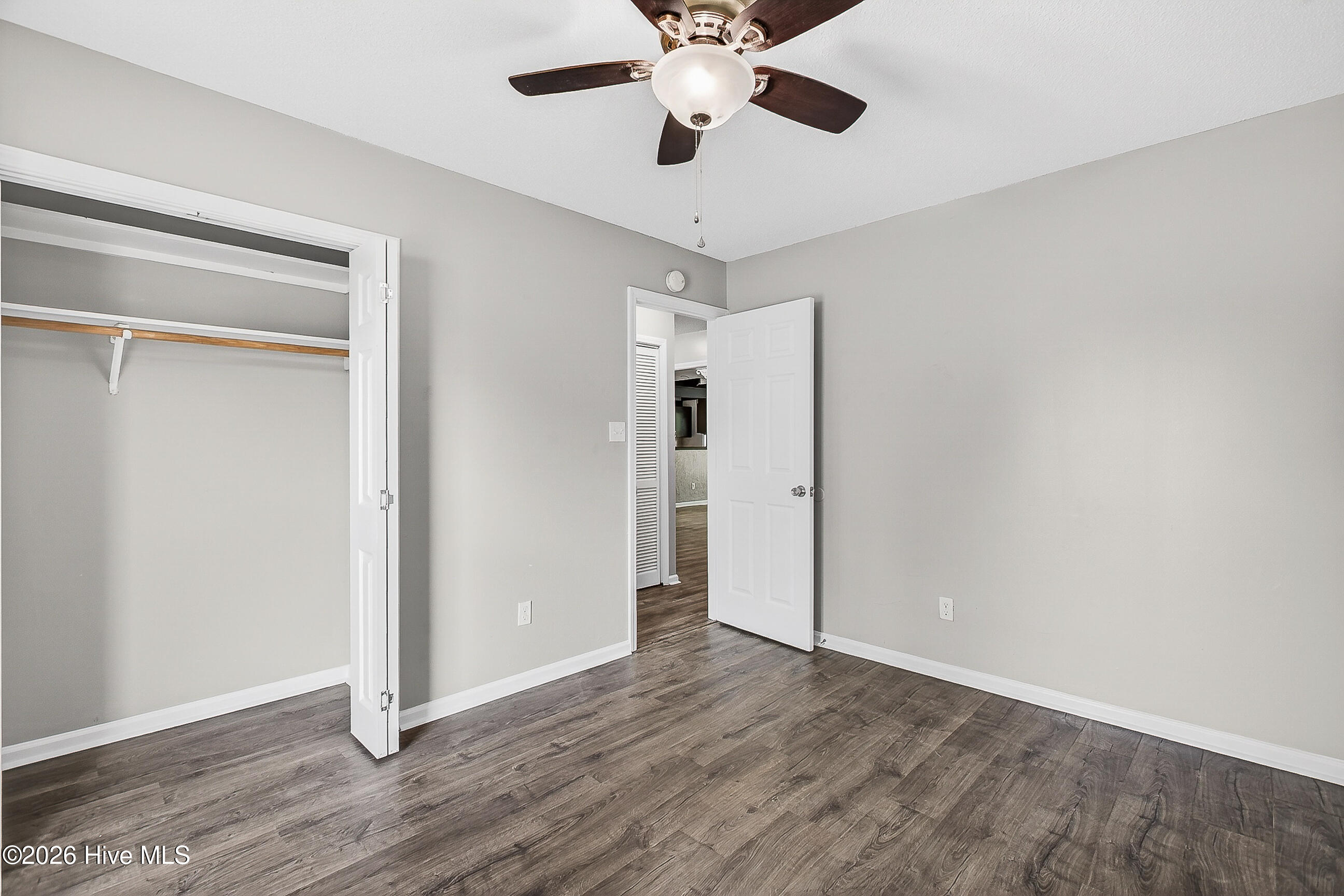 100570580 | Photo 20