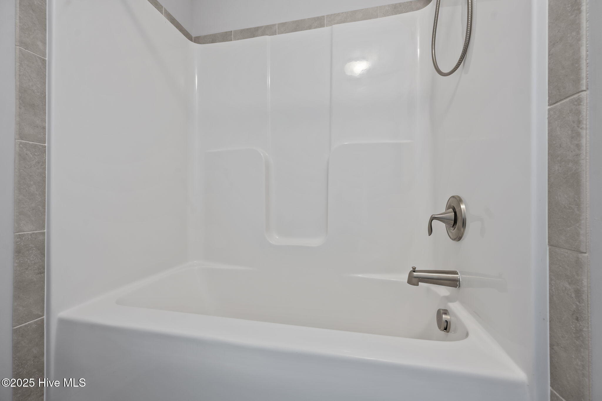 100546681 | Photo 38