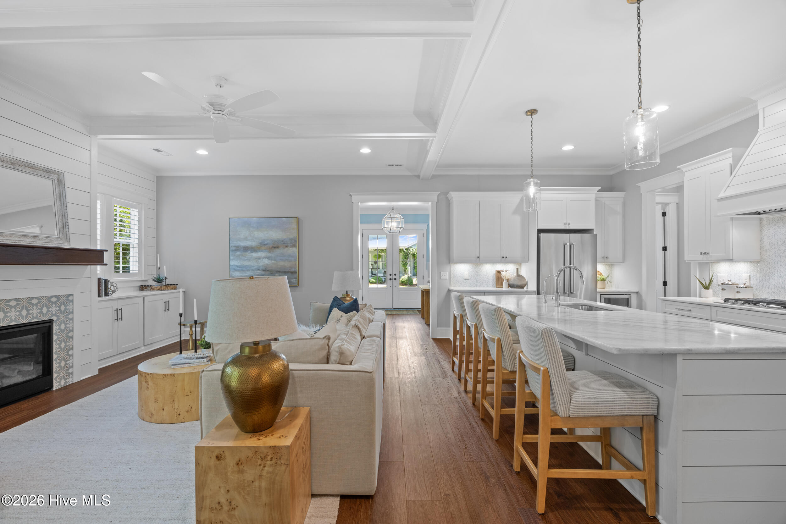 100569354 | Photo 16