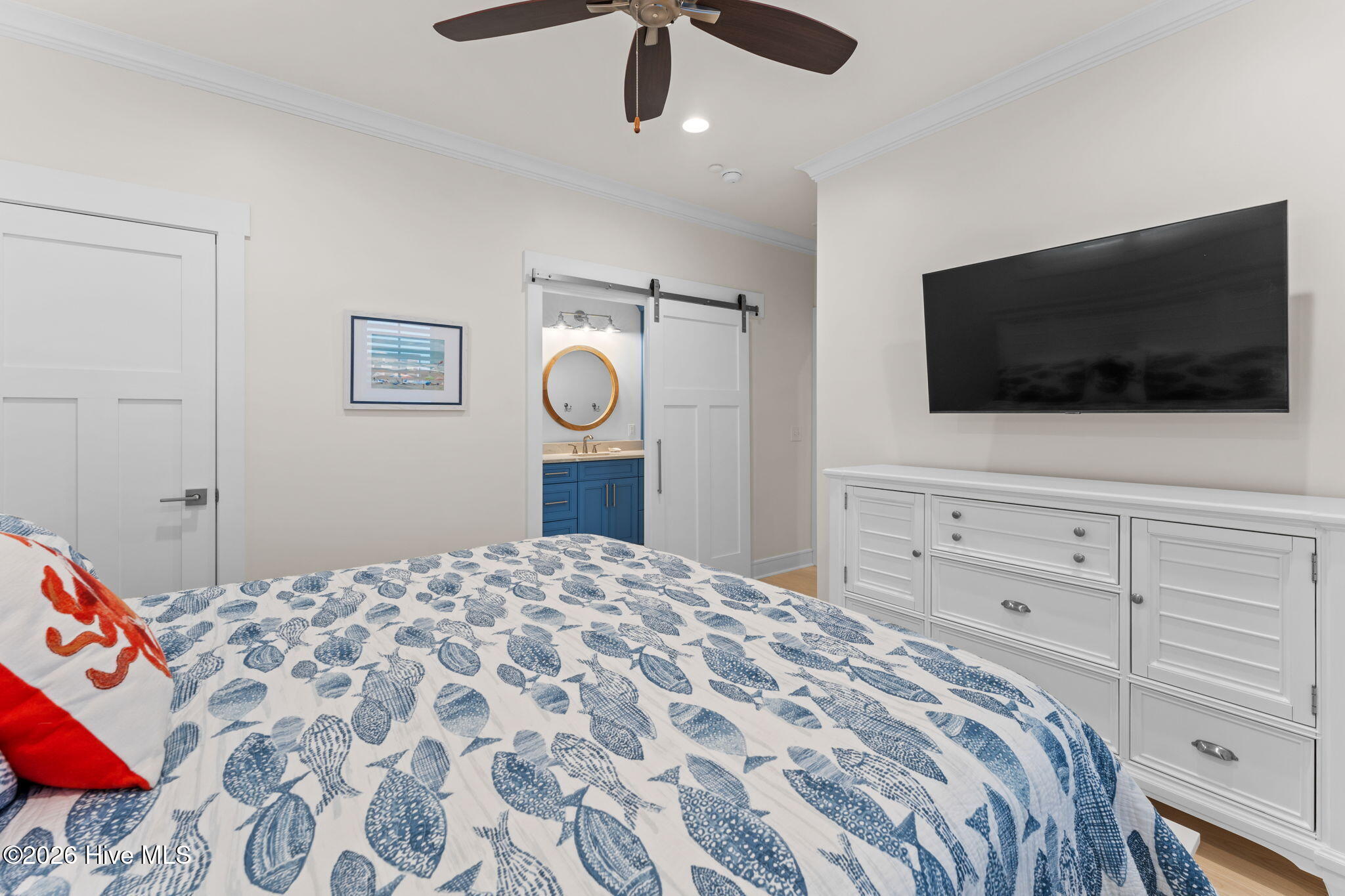 100550371 | Photo 40