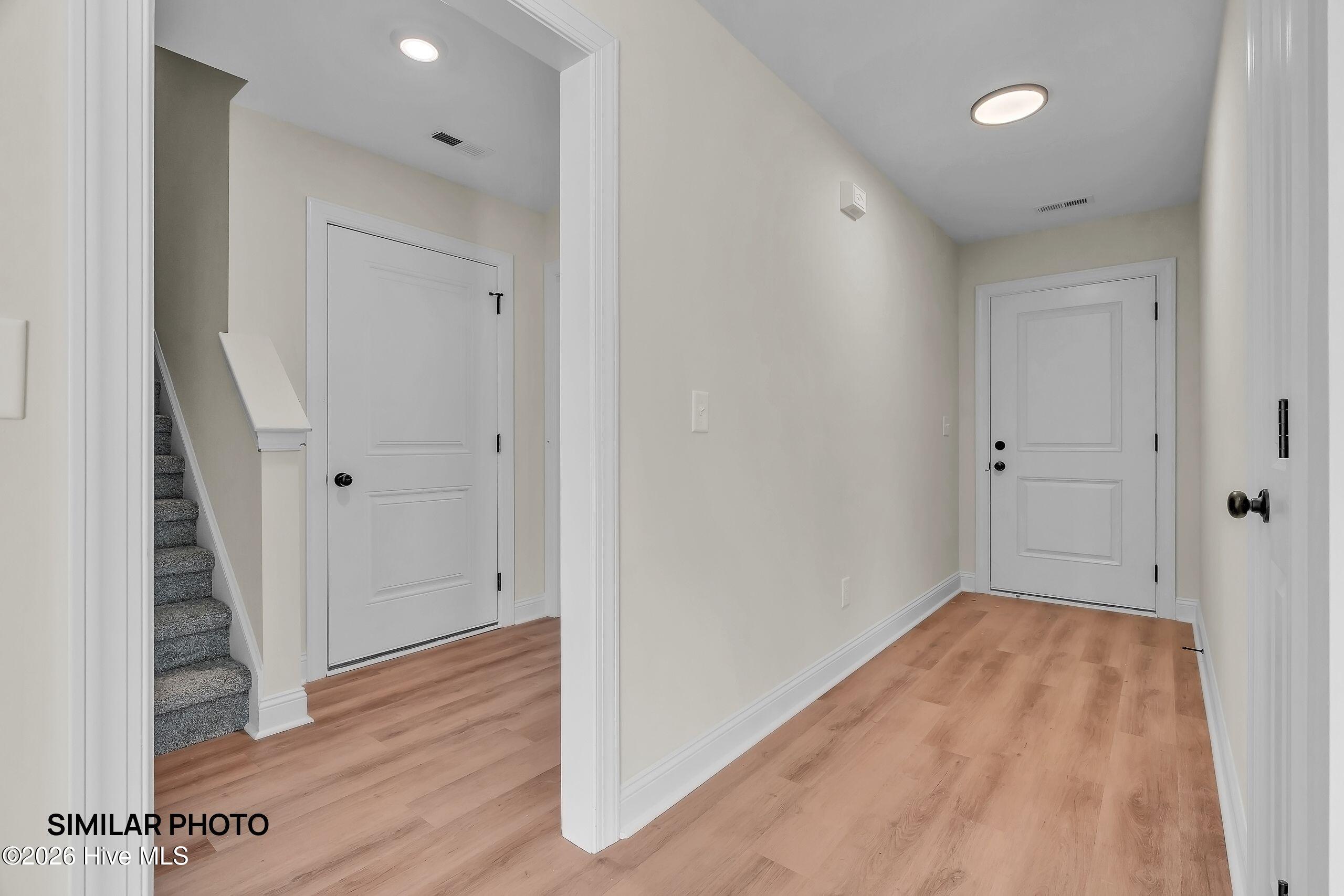 100566492 | Photo 12