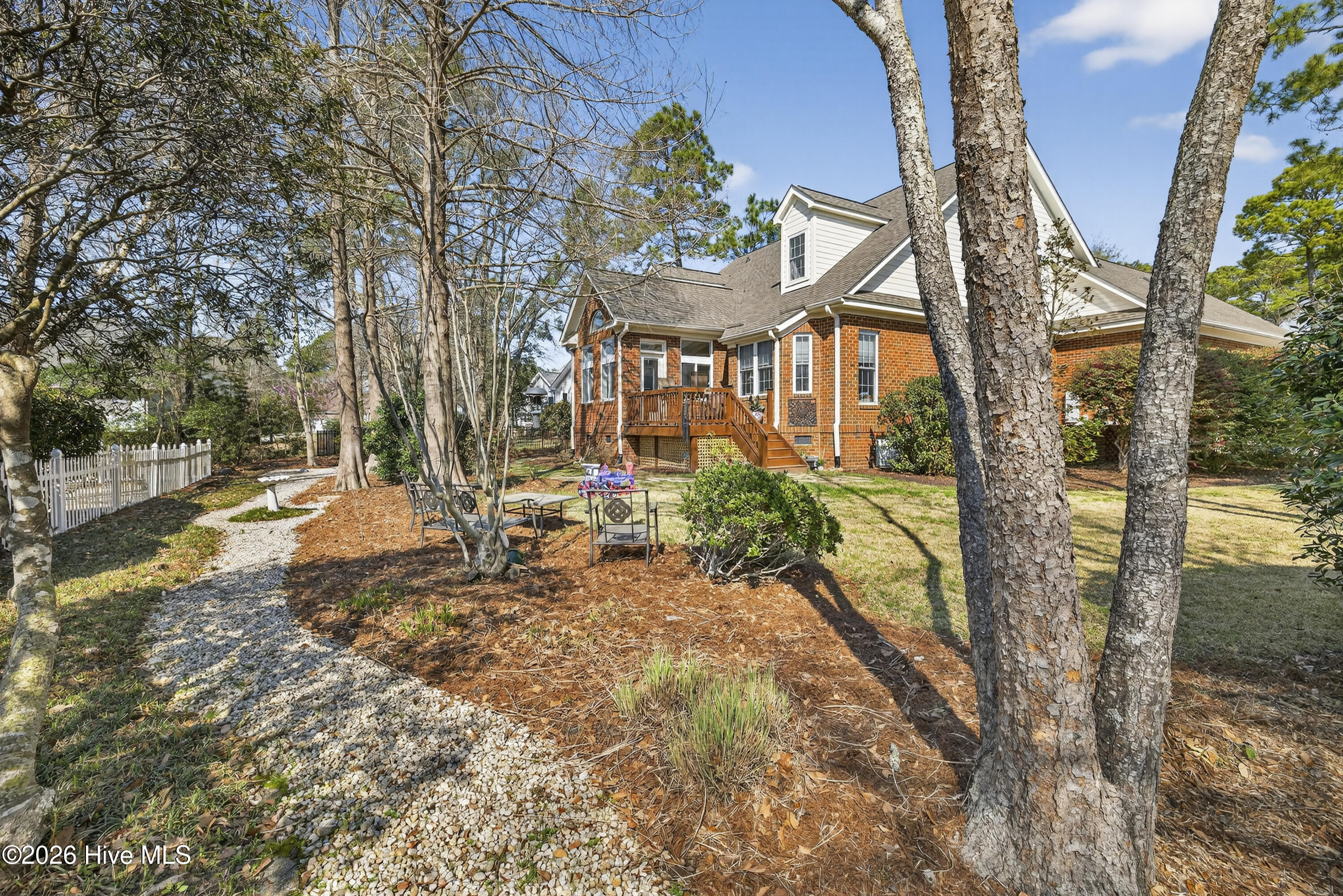 100561189 | Photo 14