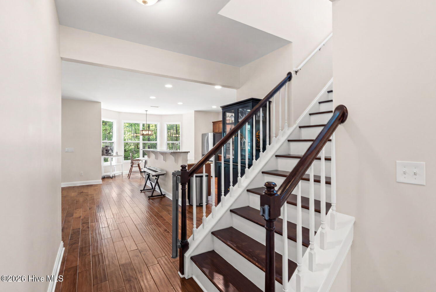 100566892 | Photo 26