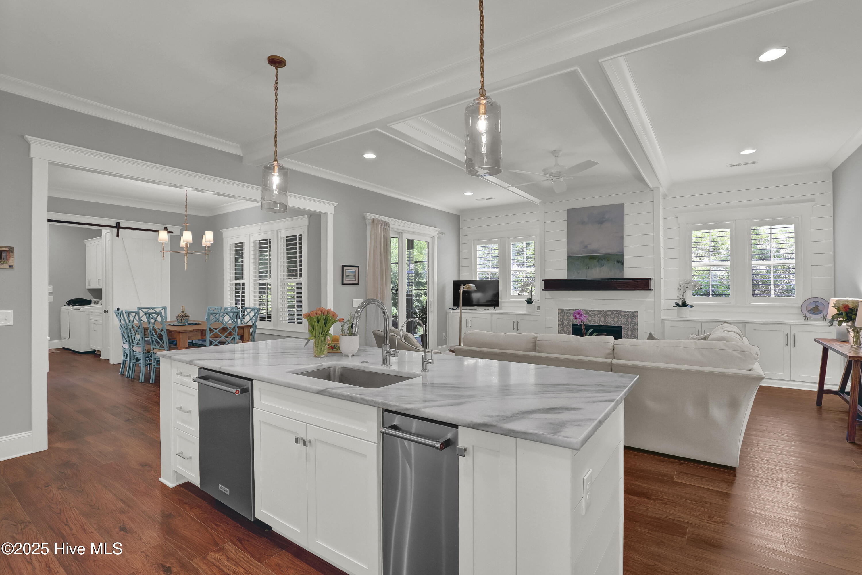 100523529 | Photo 14