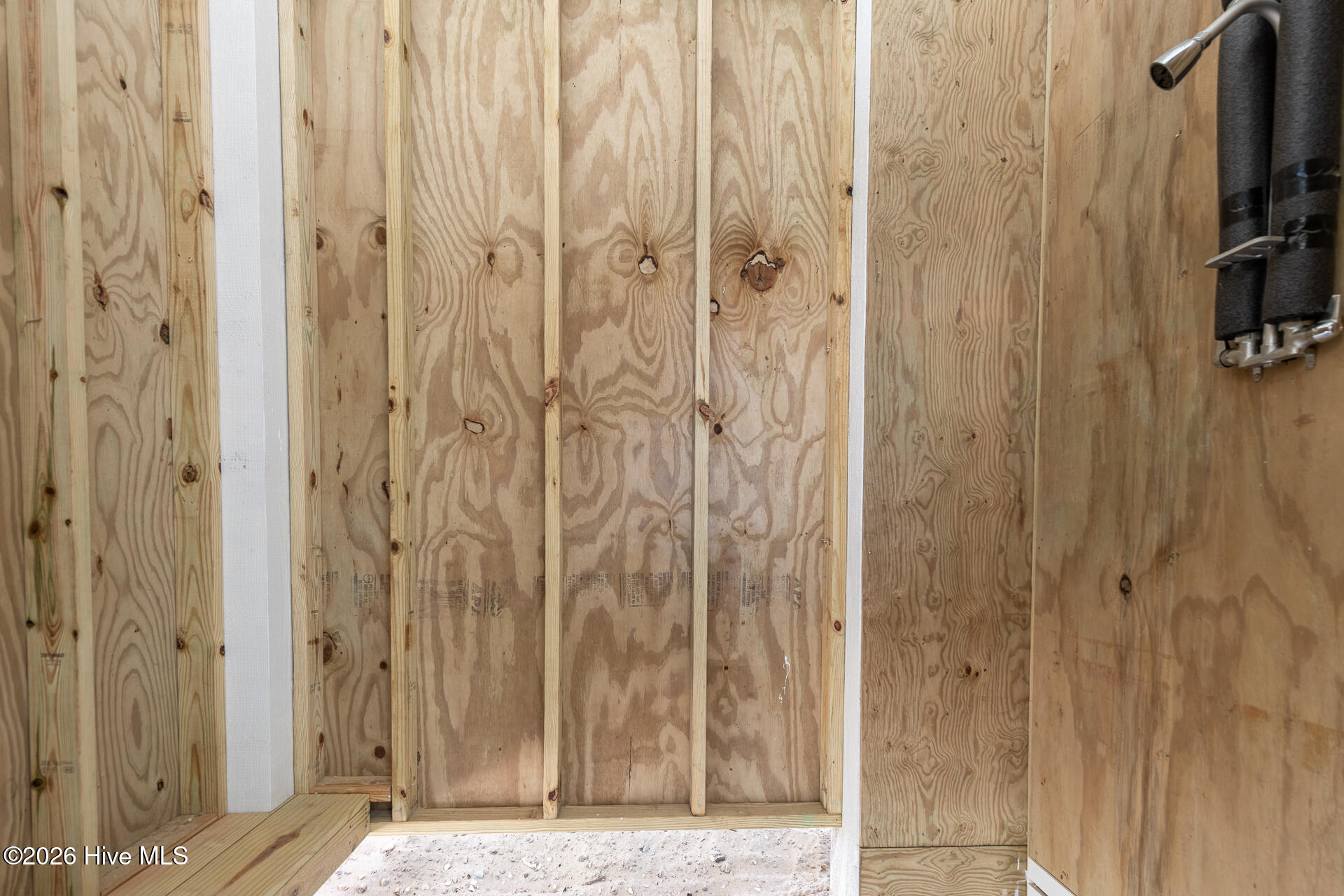 100568096 | Photo 62