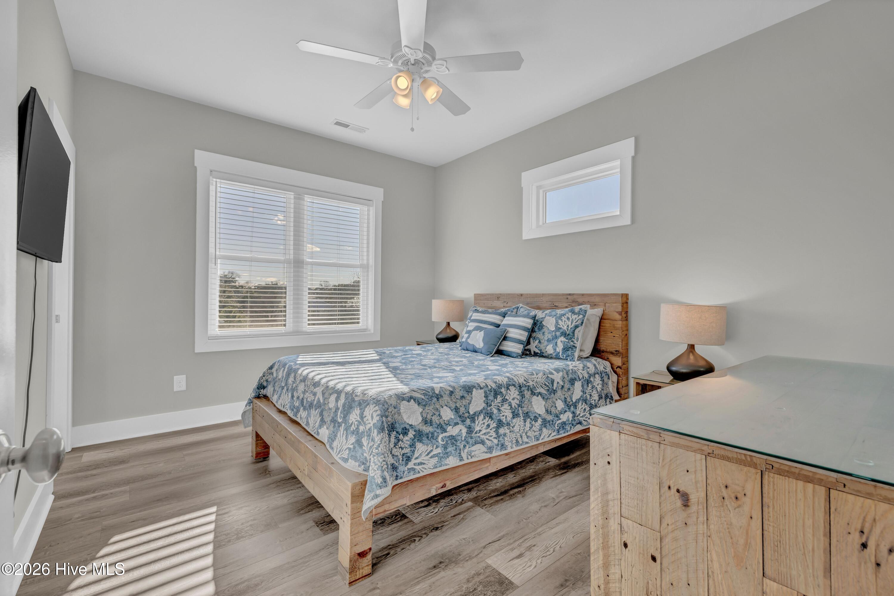 100549808 | Photo 36