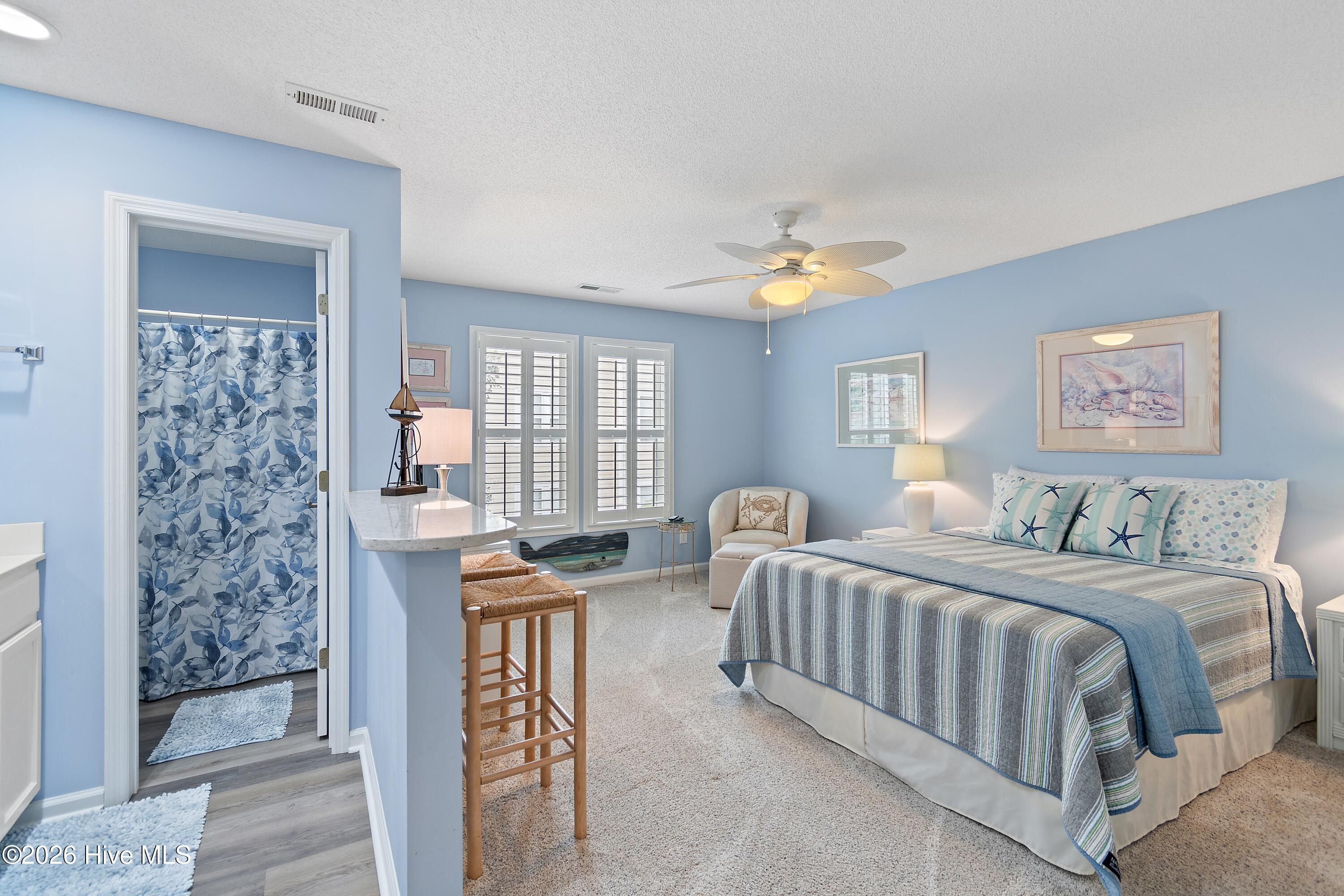 100558329 | Photo 24