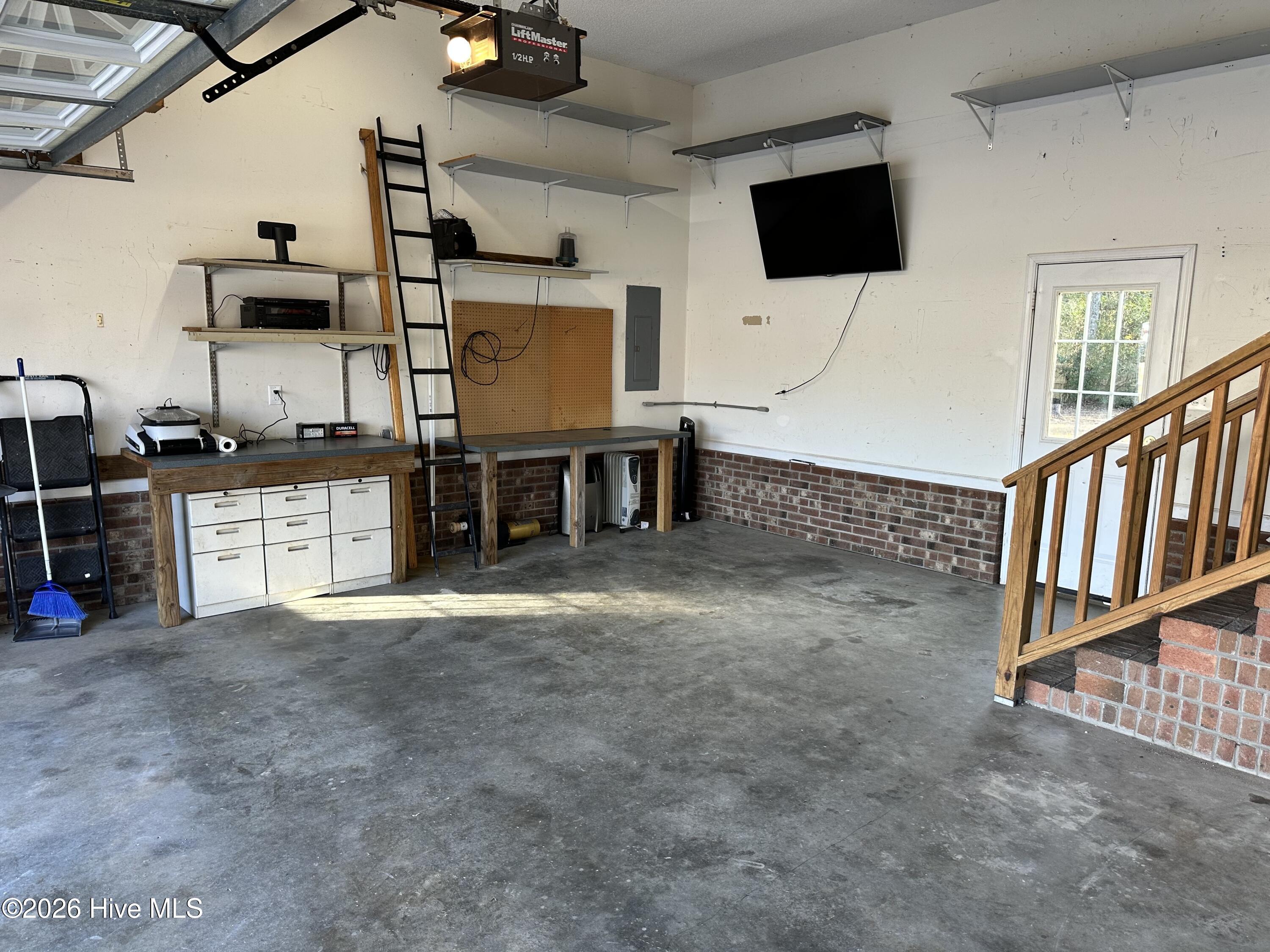 100551305 | Photo 52