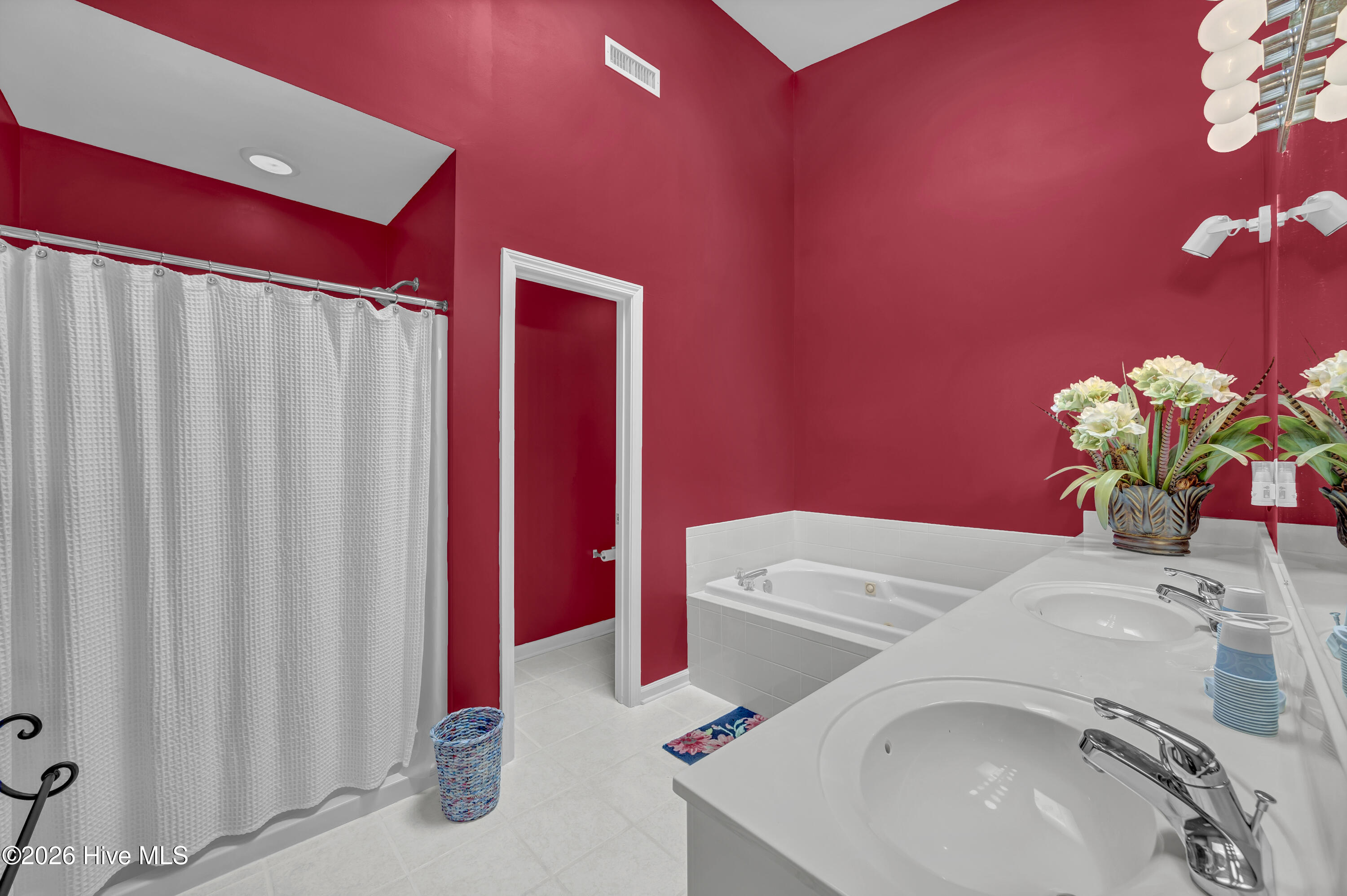 100550758 | Photo 14