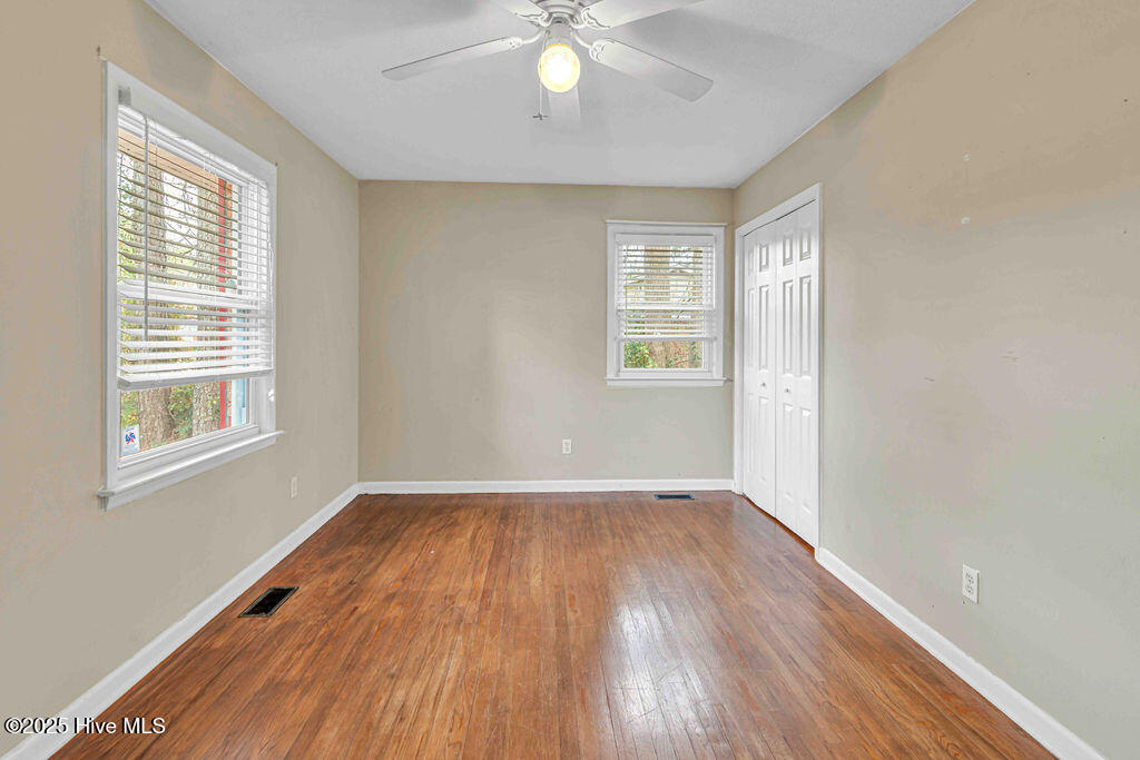 100546820 | Photo 19