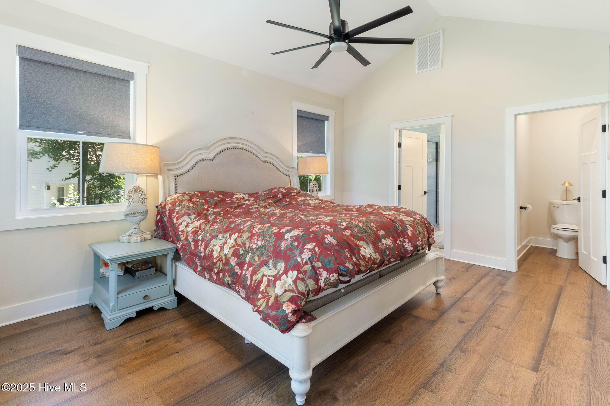 100525541 | Photo 24