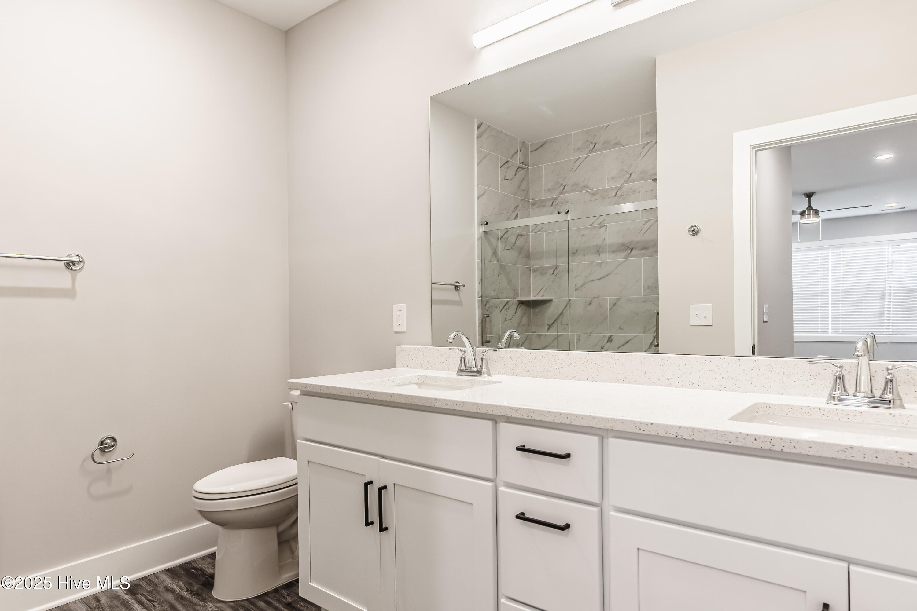 100529358 | Photo 22