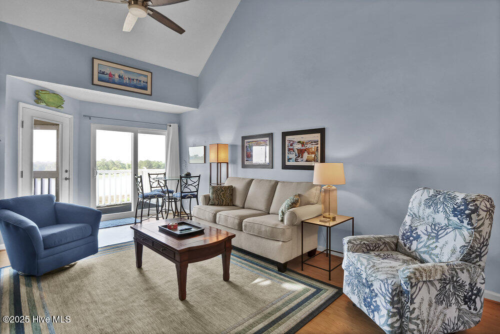 100509045 | Photo 15